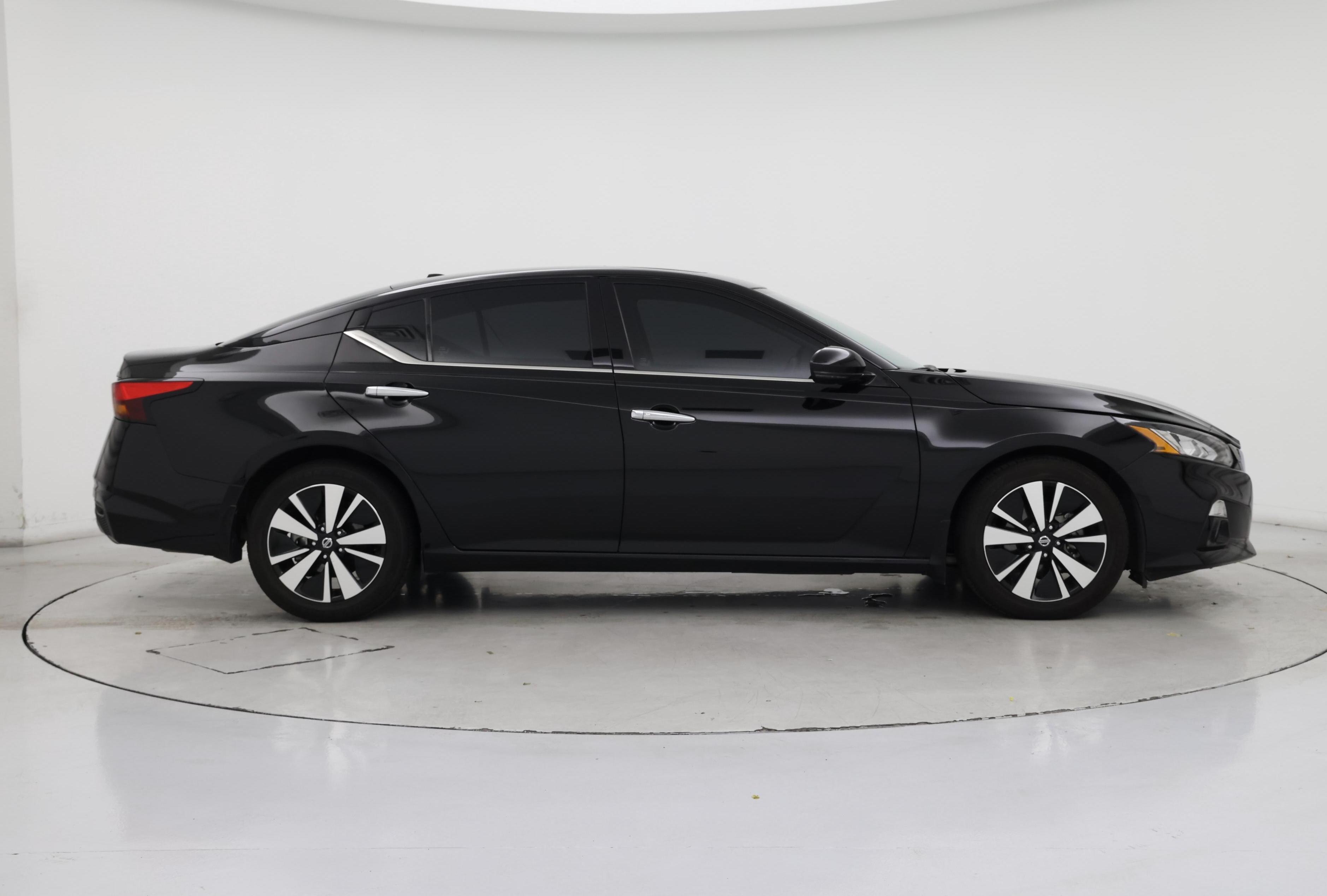 Thumbnail: 2022 Nissan Altima - 7