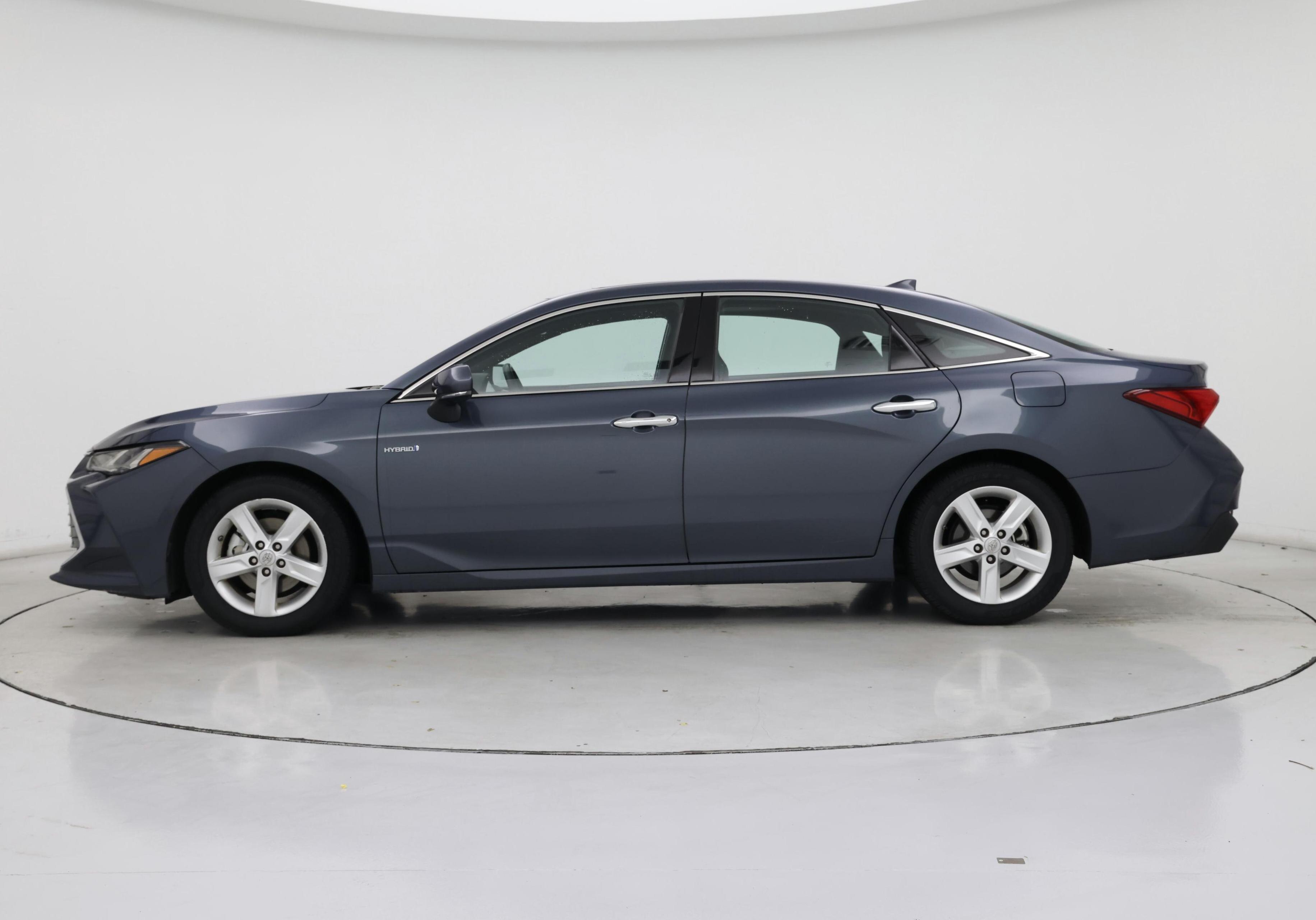 Thumbnail: 2021 Toyota Avalon - 3