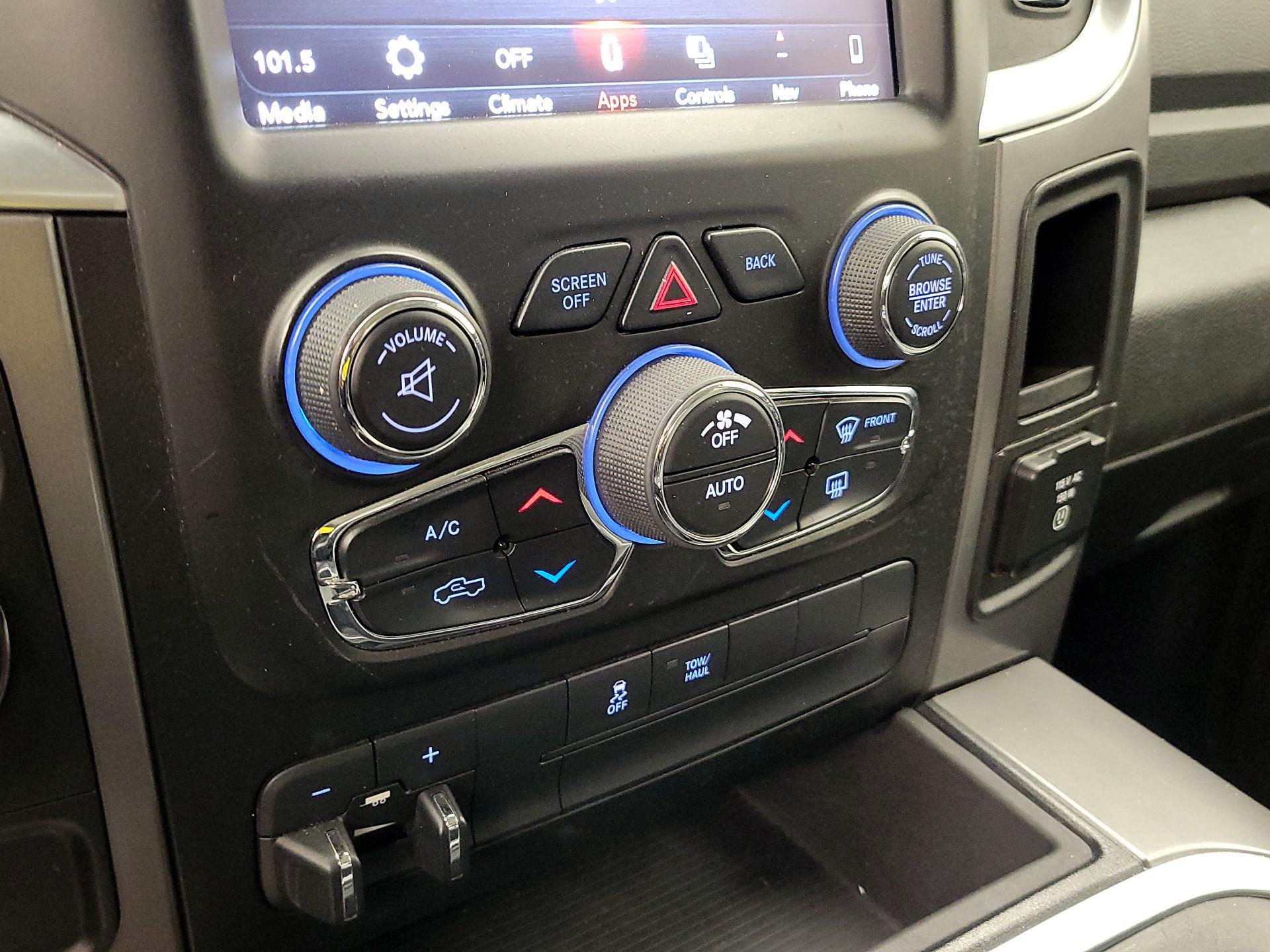 Thumbnail: 2022 RAM 1500 Classic - 17