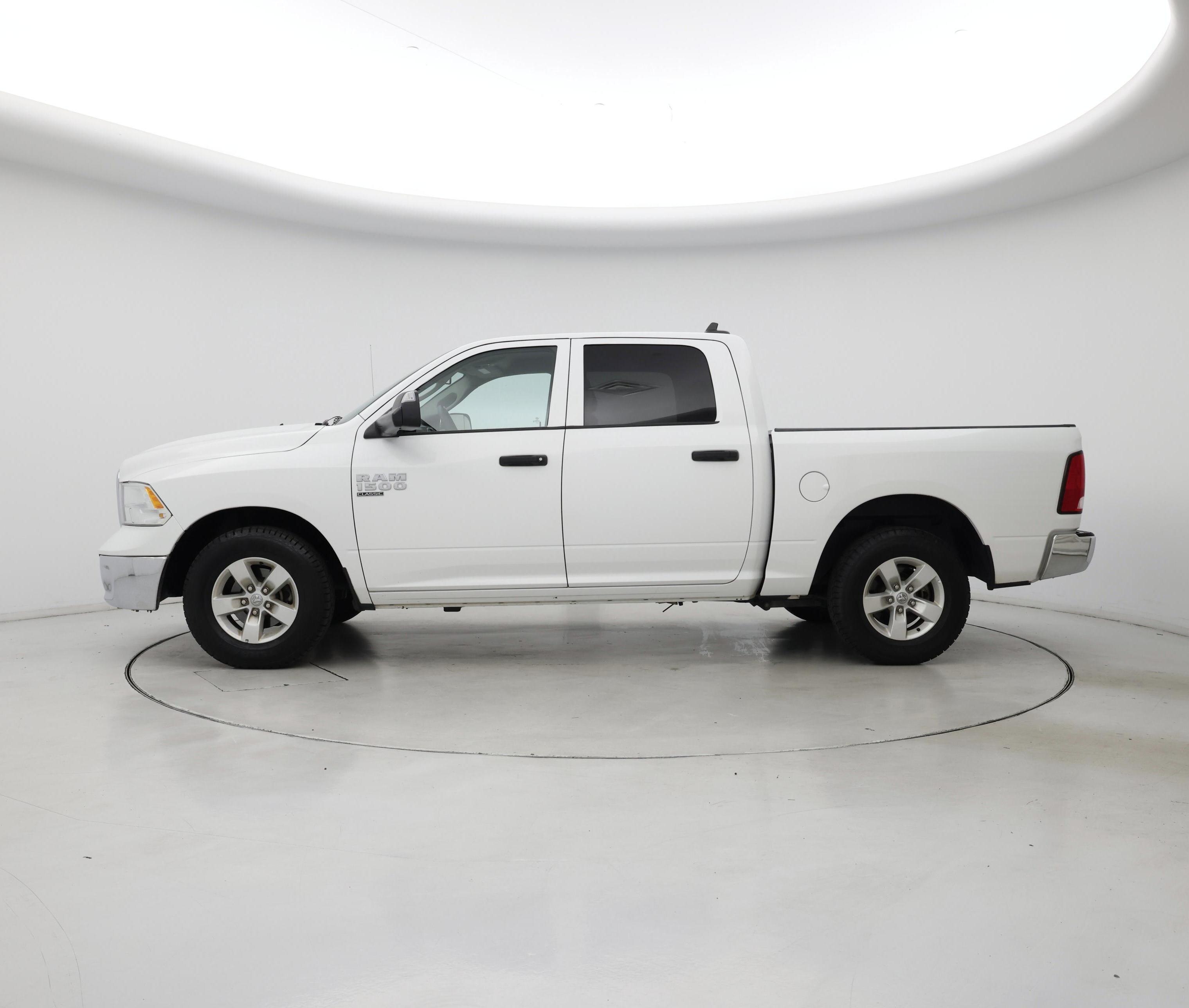 Thumbnail: 2022 RAM 1500 Classic - 3