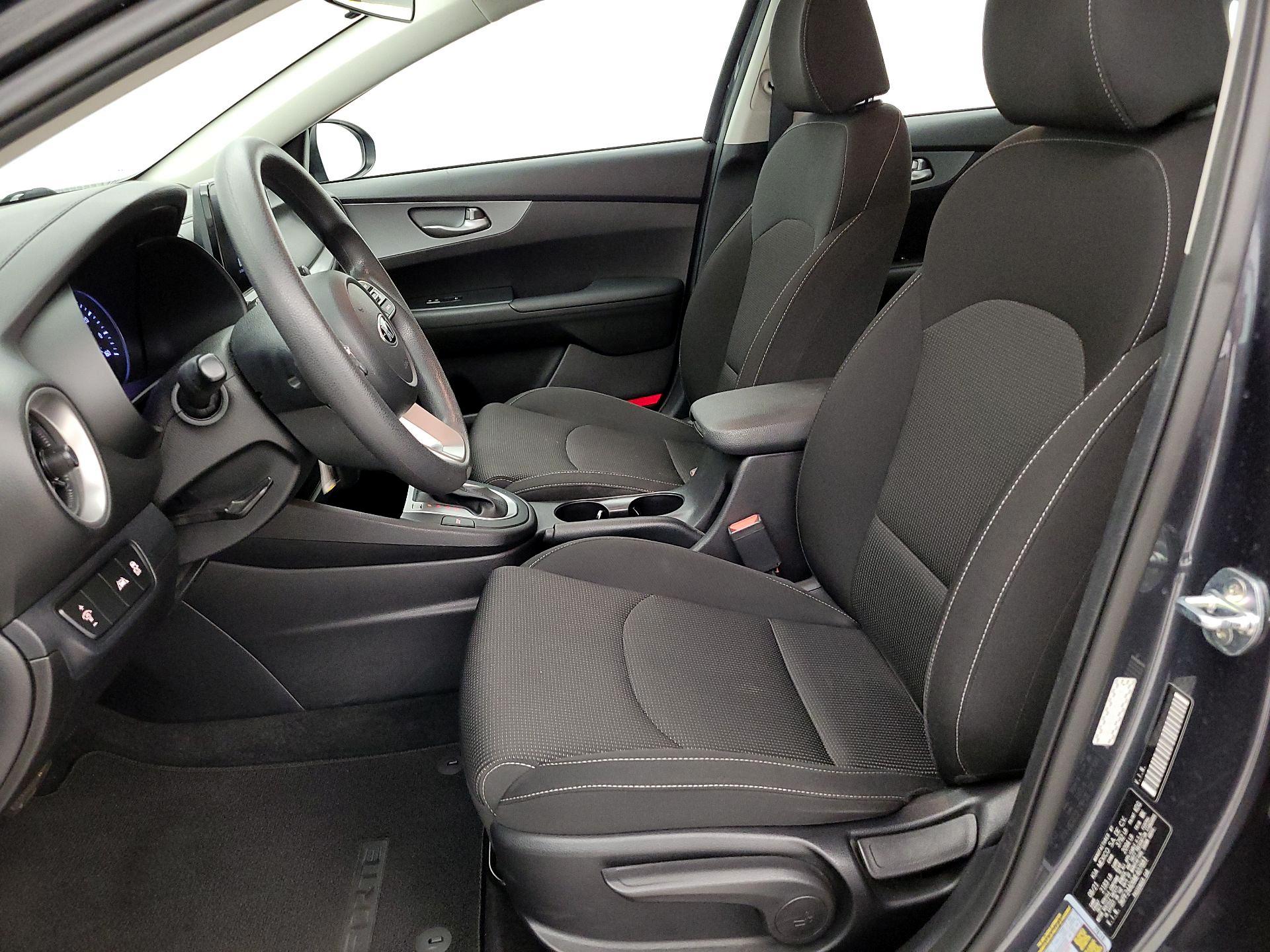 Thumbnail: 2021 Kia Forte - 11