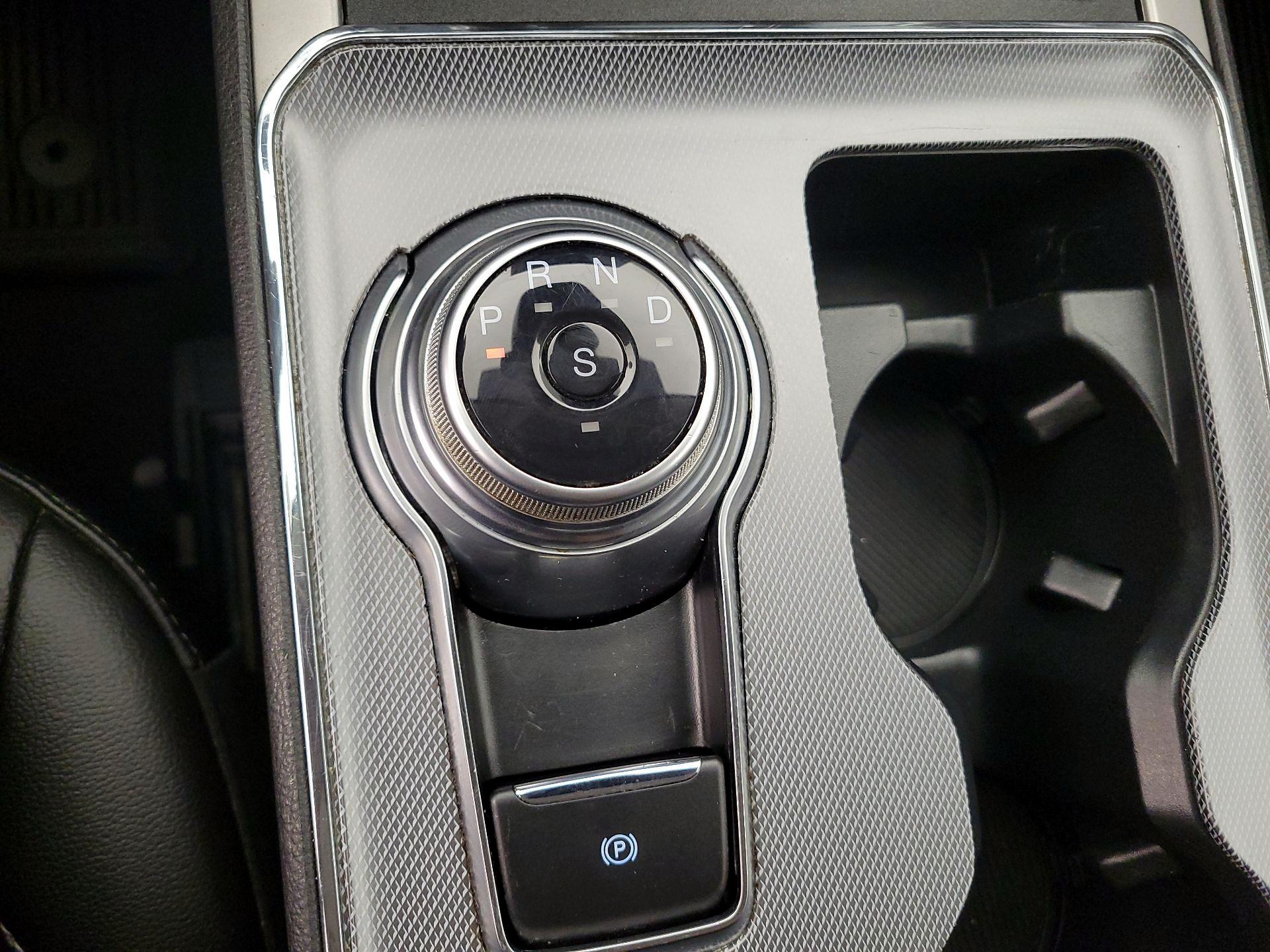 Thumbnail: 2021 Ford Edge - 17
