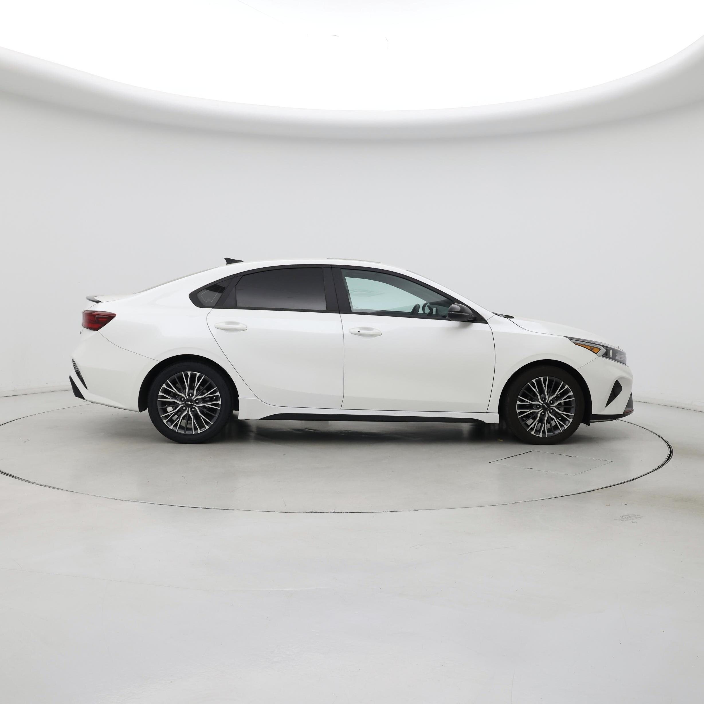 Thumbnail: 2023 Kia Forte - 7