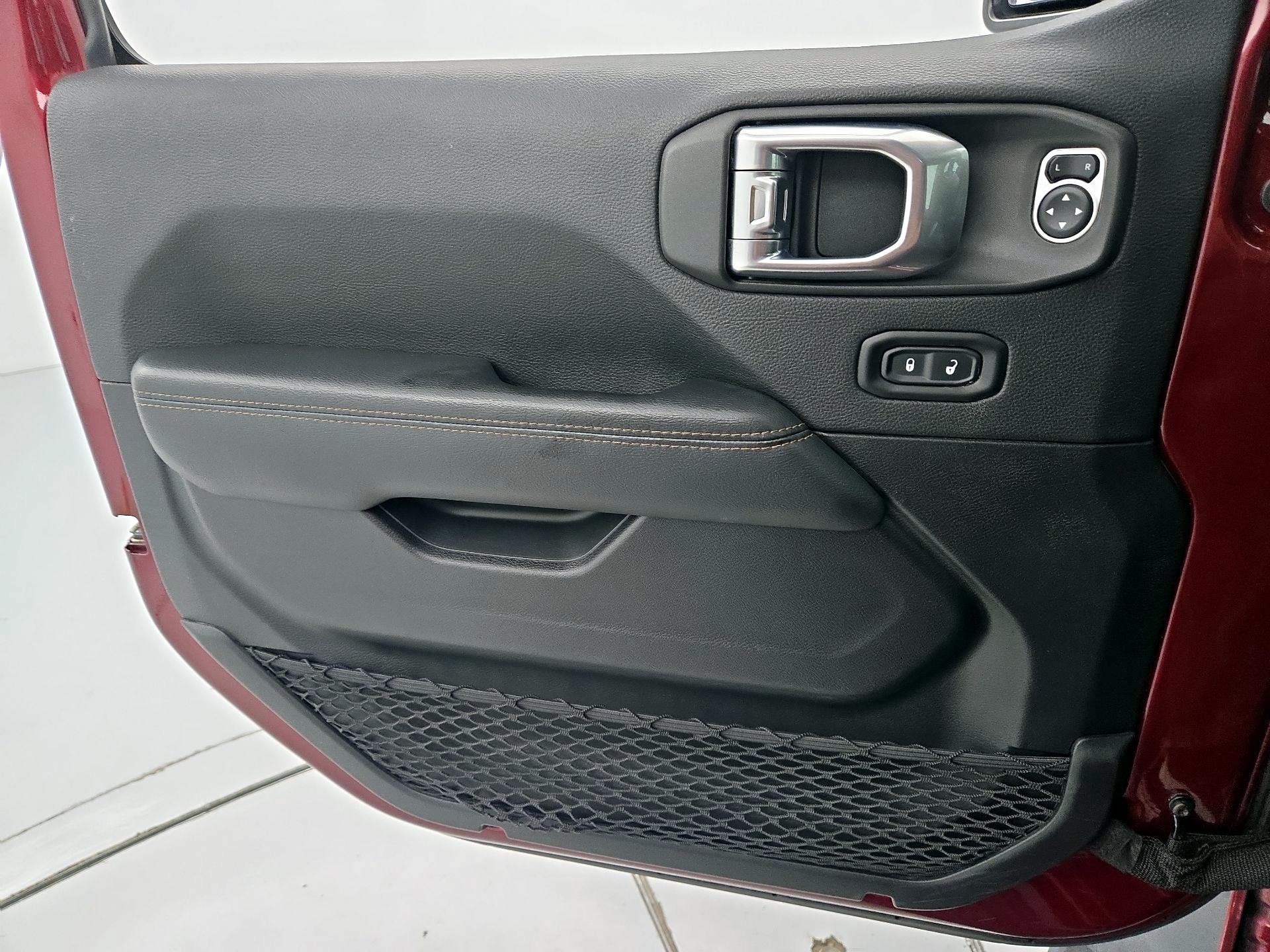 Thumbnail: 2021 Jeep Gladiator - 12