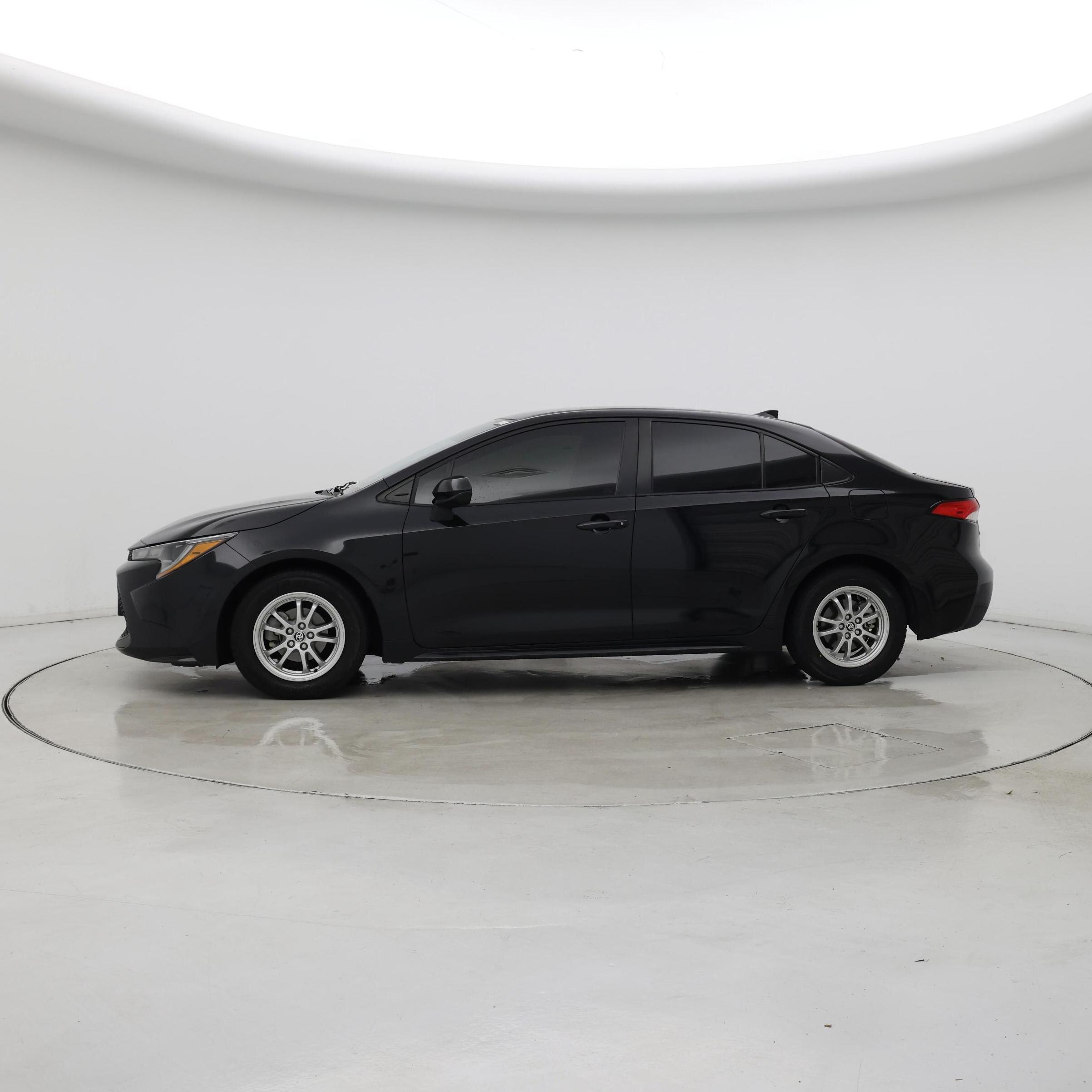 Thumbnail: 2022 Toyota Corolla - 3