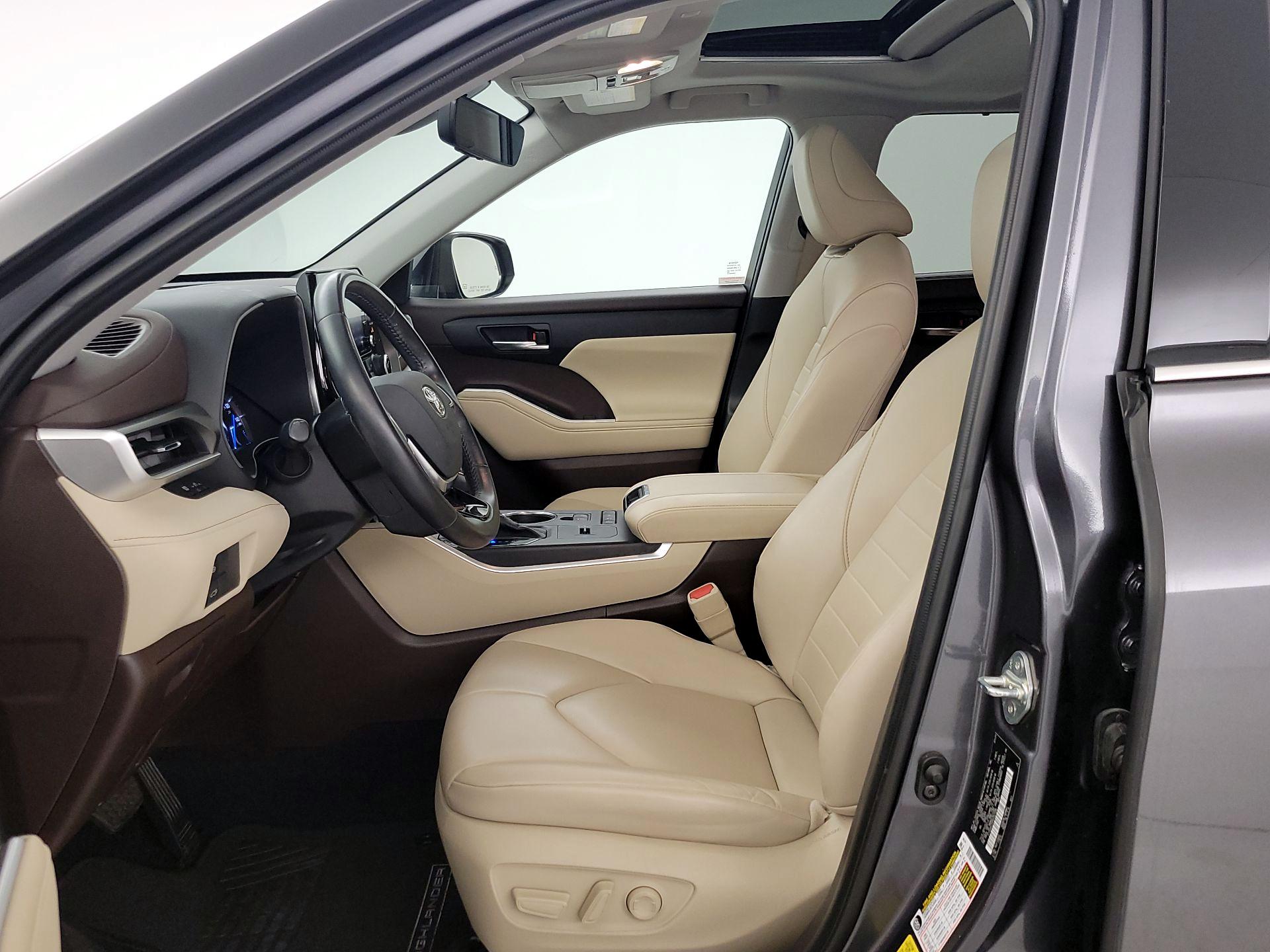 Thumbnail: 2021 Toyota Highlander - 11