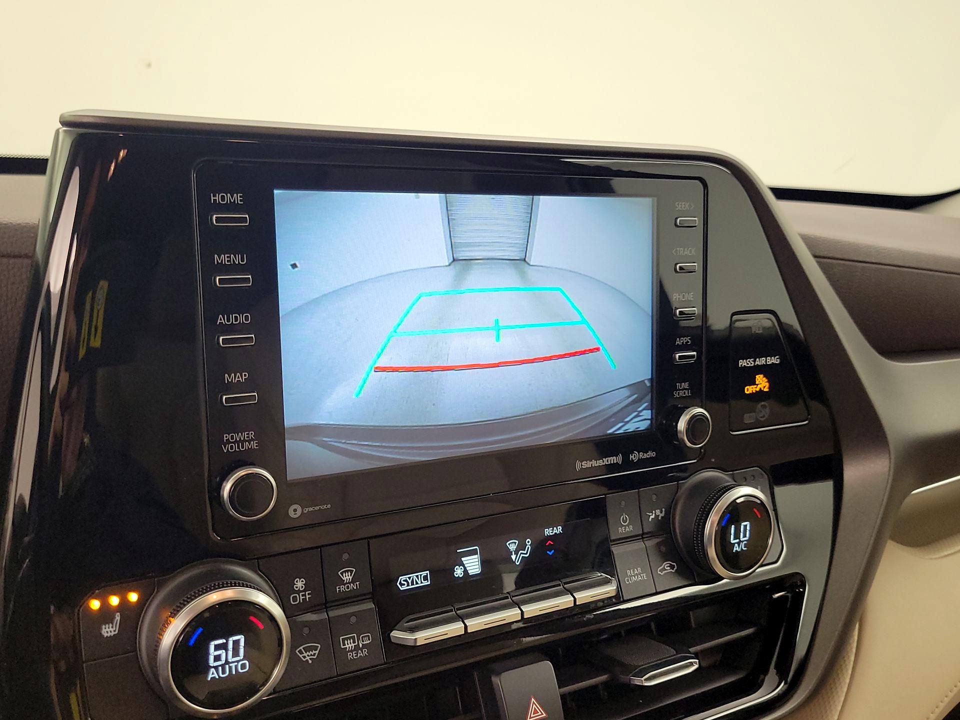 Thumbnail: 2021 Toyota Highlander - 14