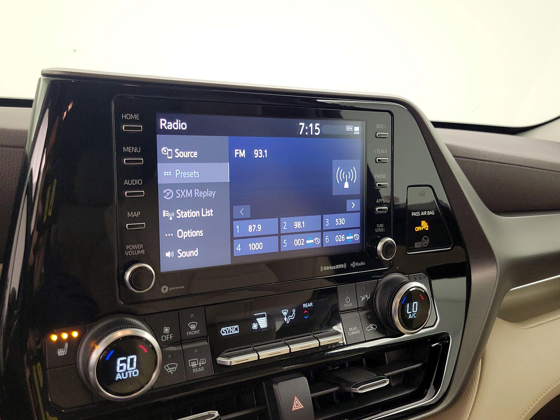 Thumbnail: 2021 Toyota Highlander - 15