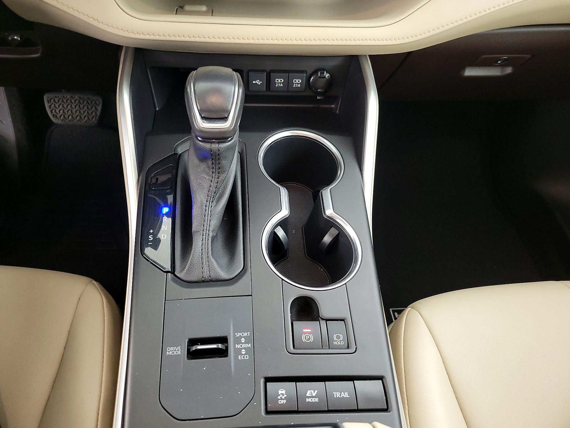 Thumbnail: 2021 Toyota Highlander - 17