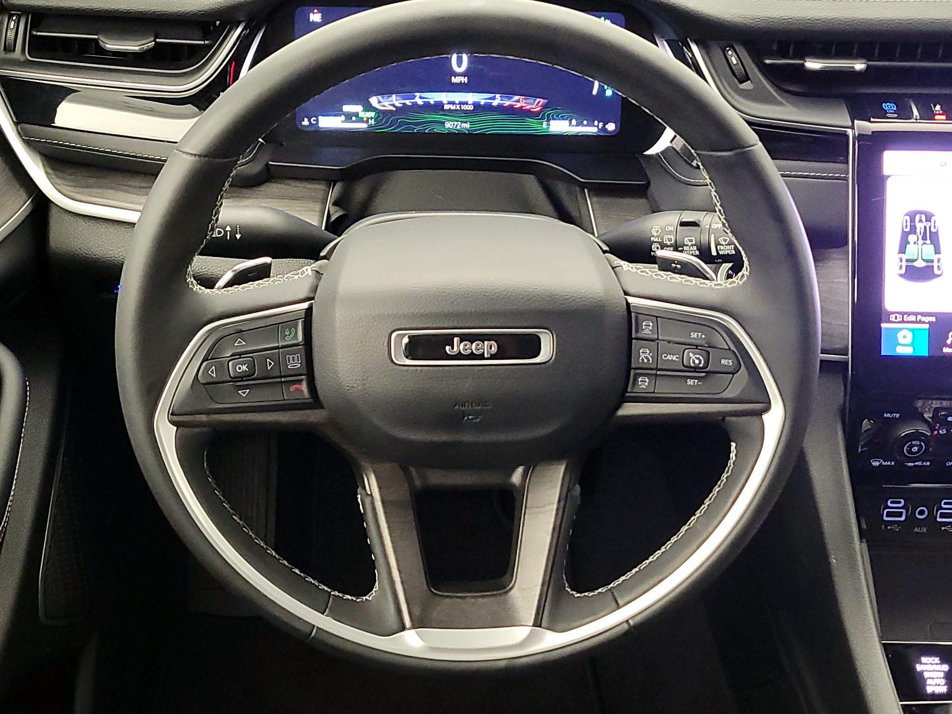 Thumbnail: 2023 Jeep Grand Cherokee - 10