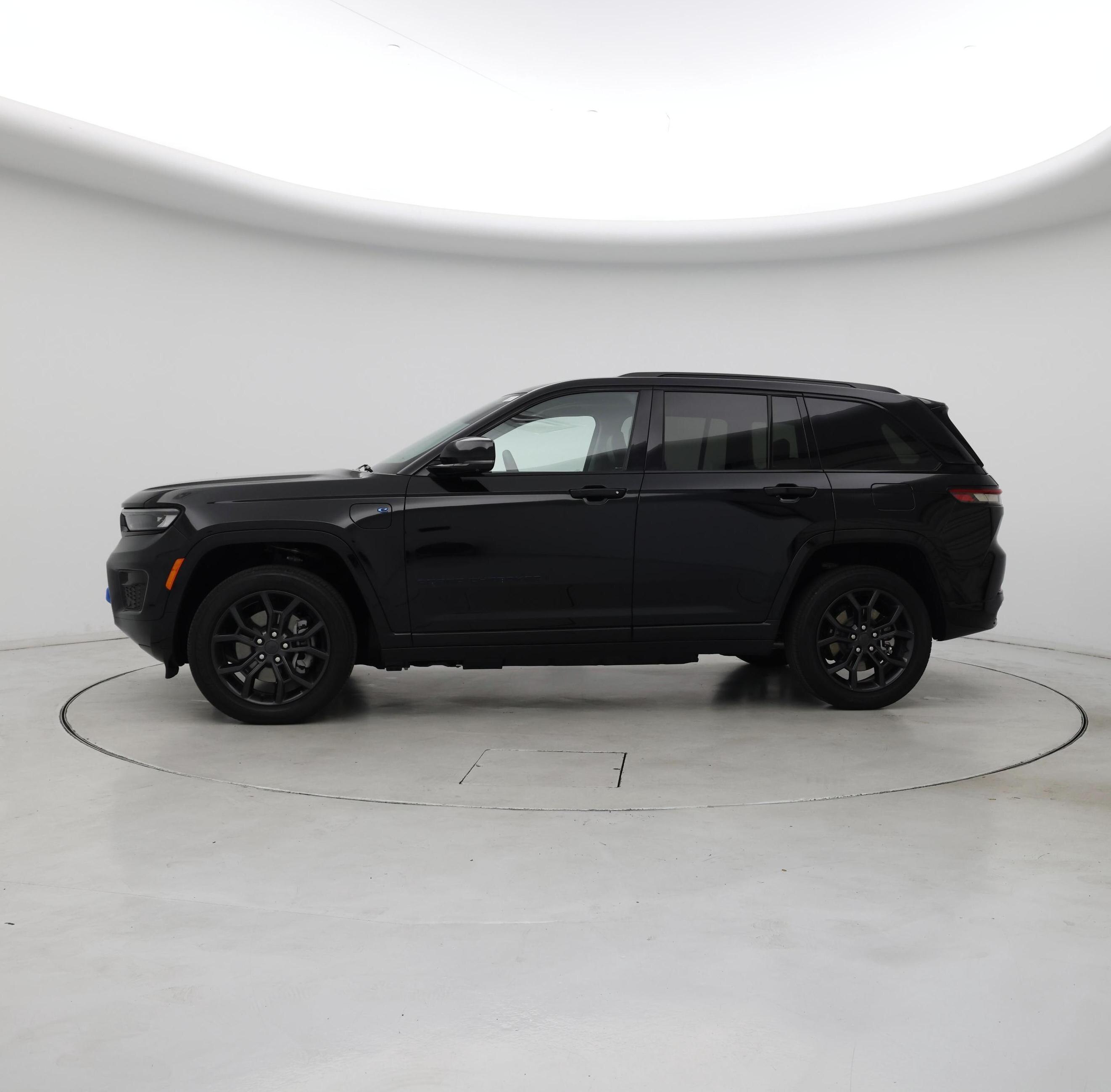 Thumbnail: 2023 Jeep Grand Cherokee - 3