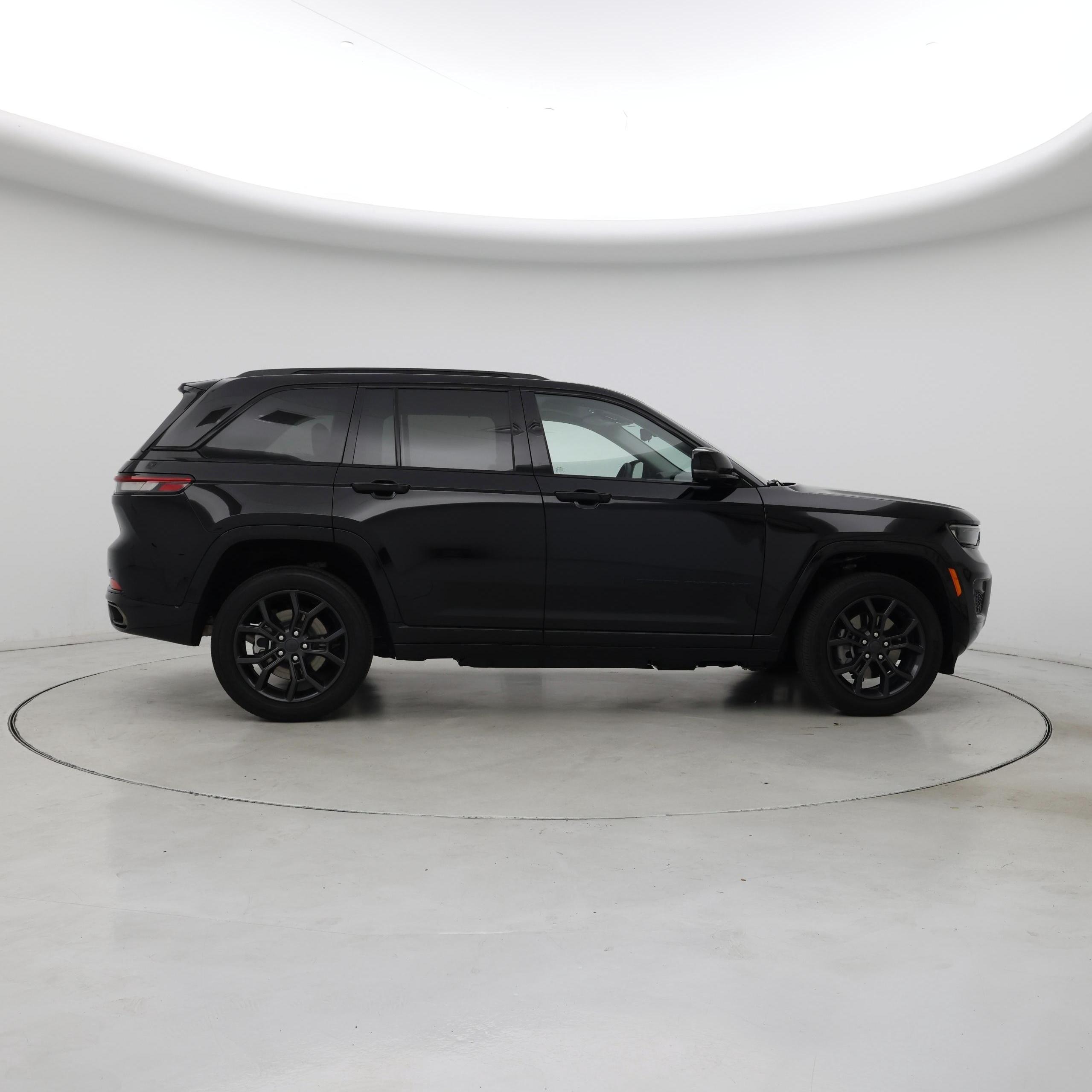 Thumbnail: 2023 Jeep Grand Cherokee - 7