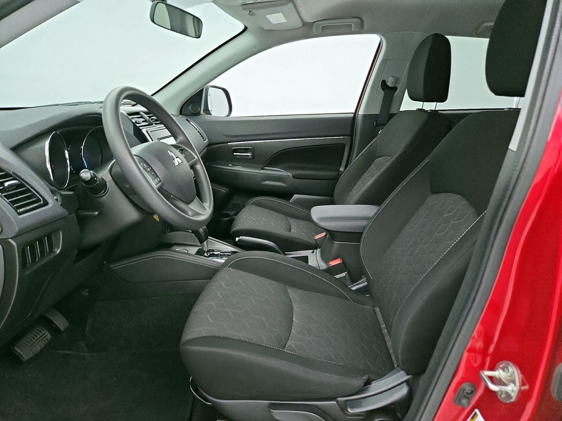 Thumbnail: 2020 Mitsubishi Outlander Sport - 11