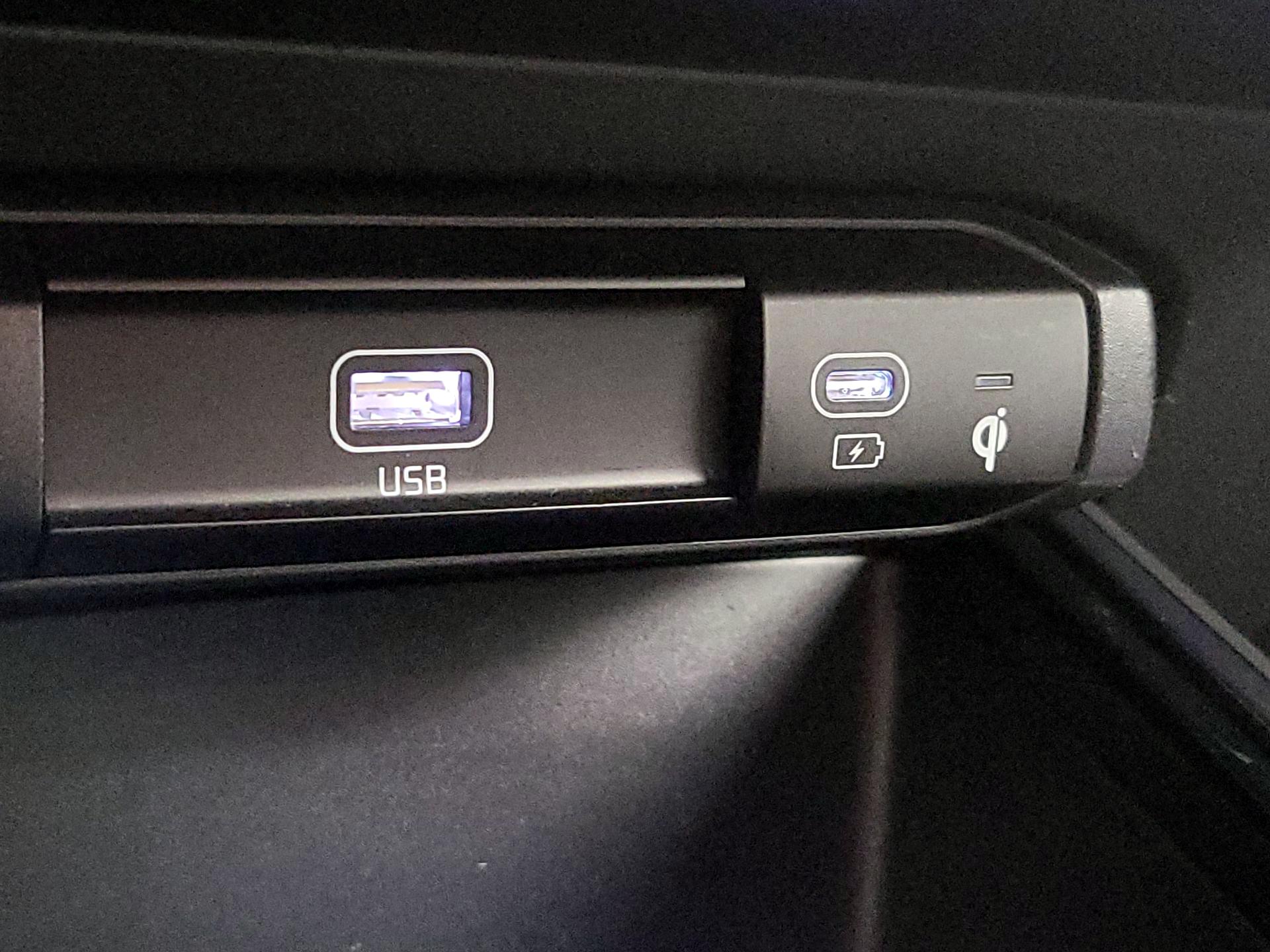 Thumbnail: 2023 Kia Niro - 19