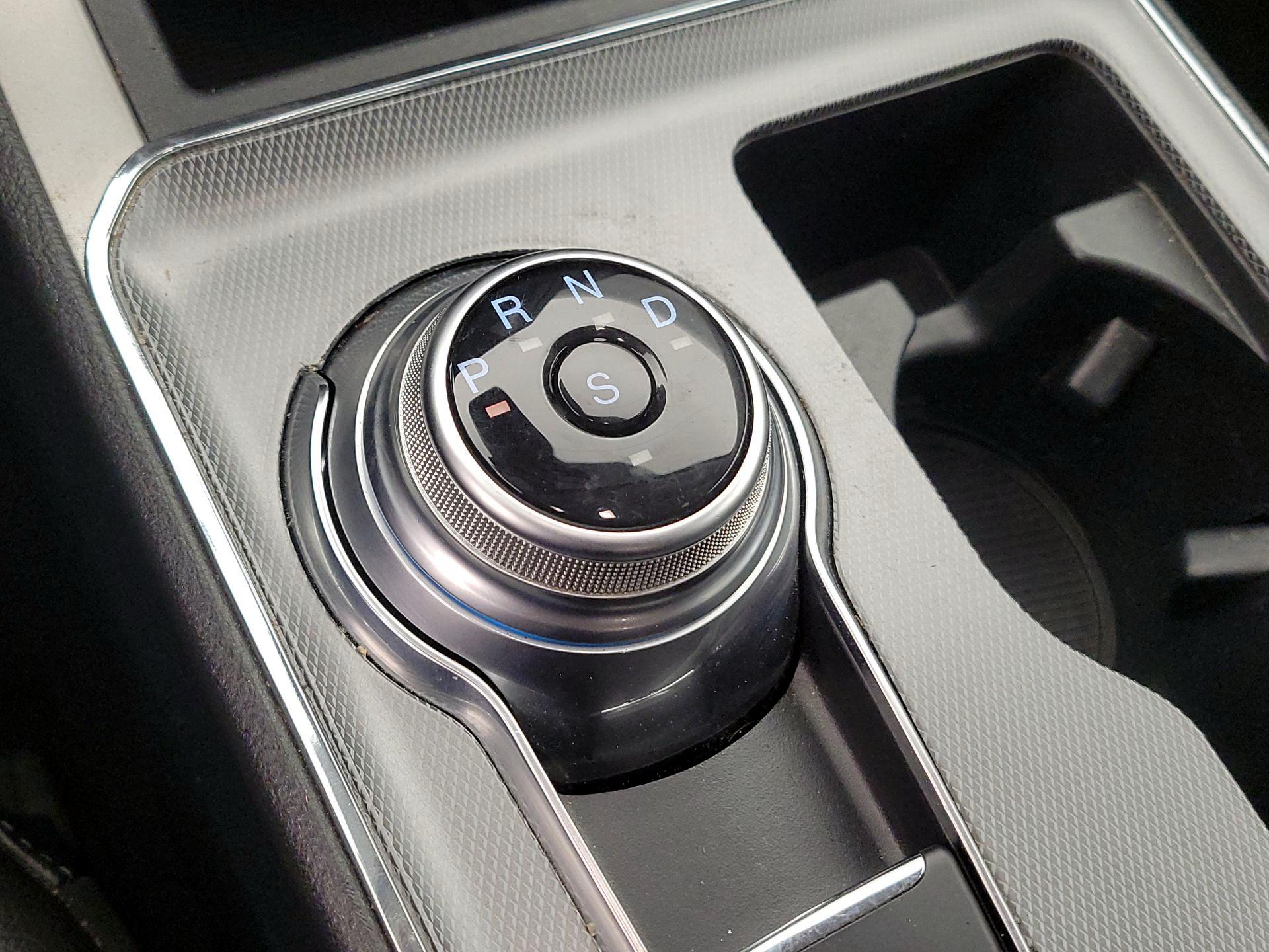 Thumbnail: 2021 Ford Edge - 18