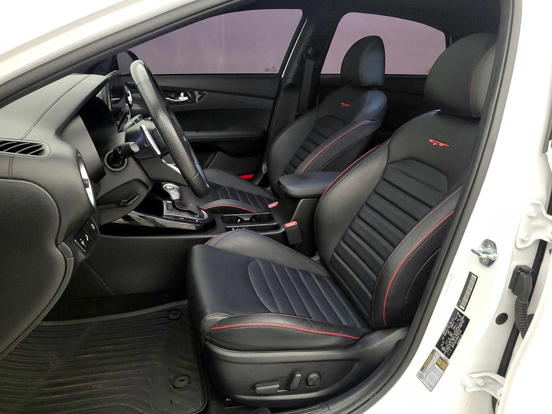 Thumbnail: 2022 Kia Forte - 11