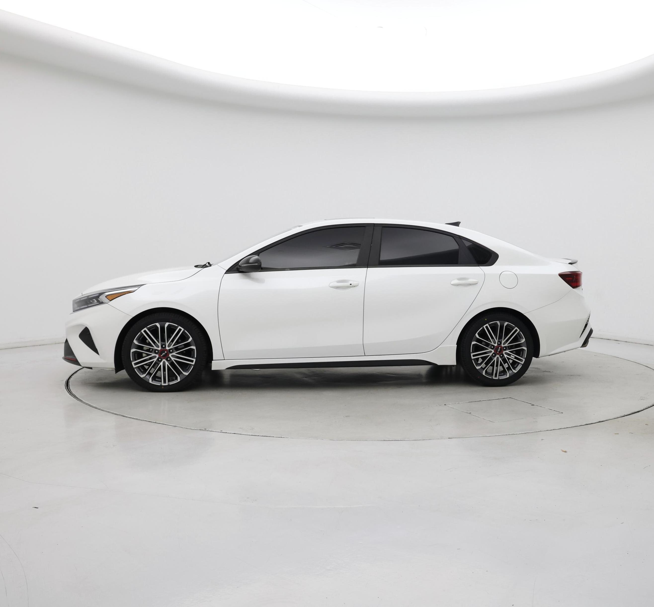 Thumbnail: 2022 Kia Forte - 3