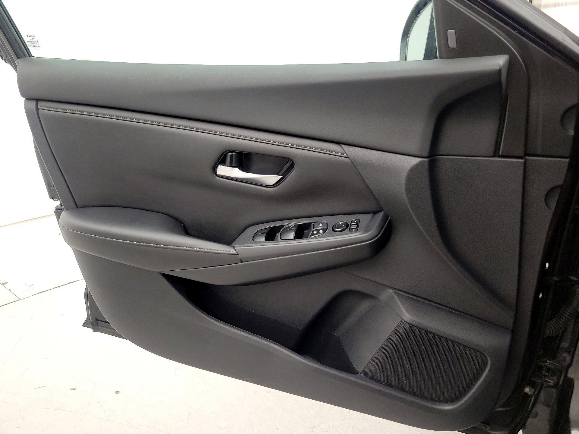 Thumbnail: 2021 Nissan Sentra - 12