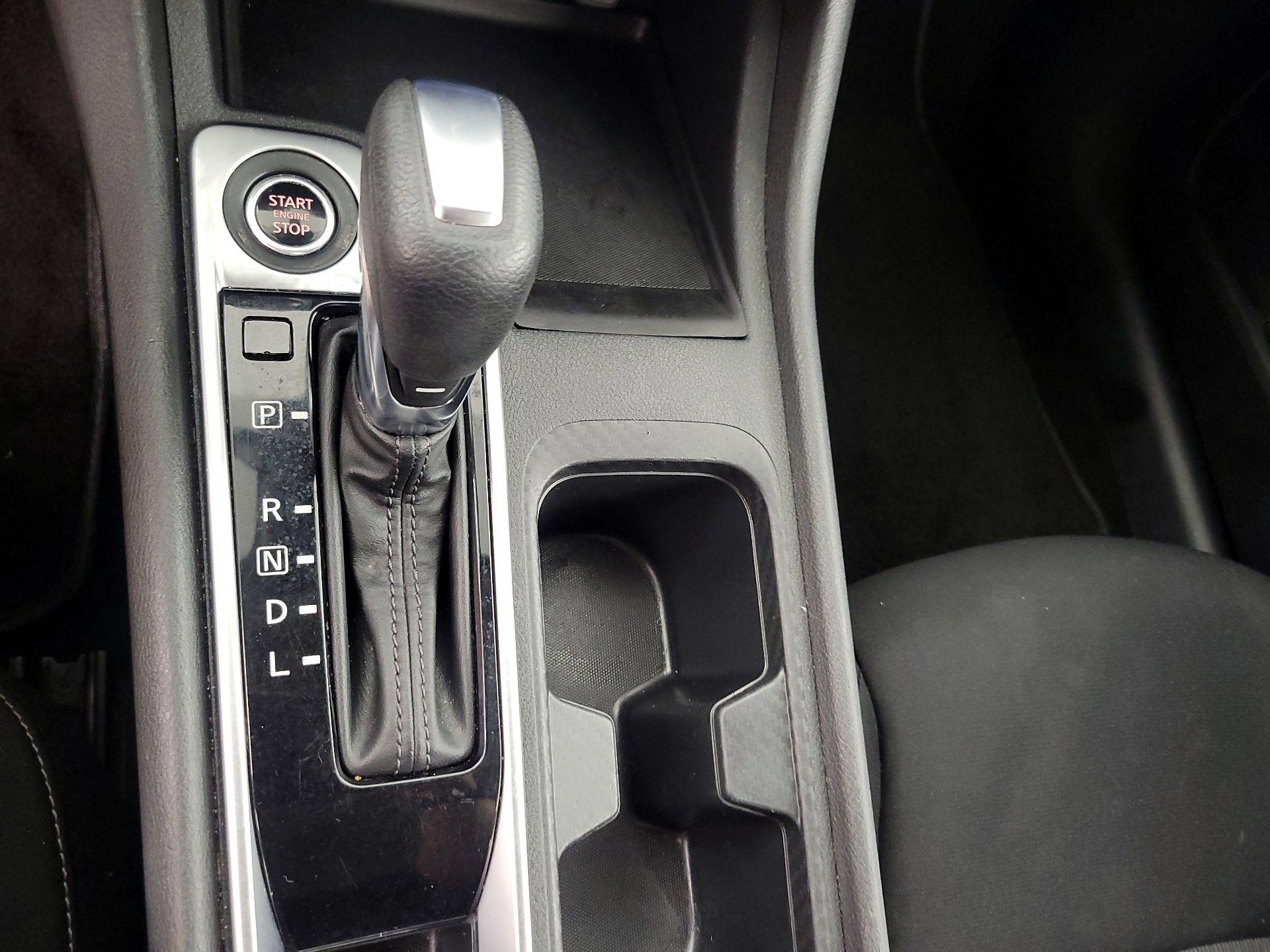 Thumbnail: 2021 Nissan Sentra - 17