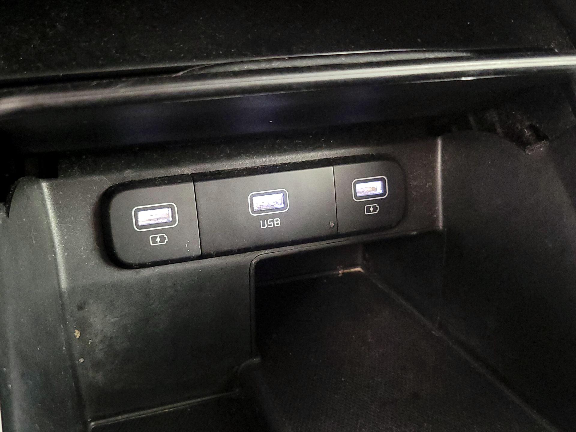 Thumbnail: 2022 Kia Sorento - 18