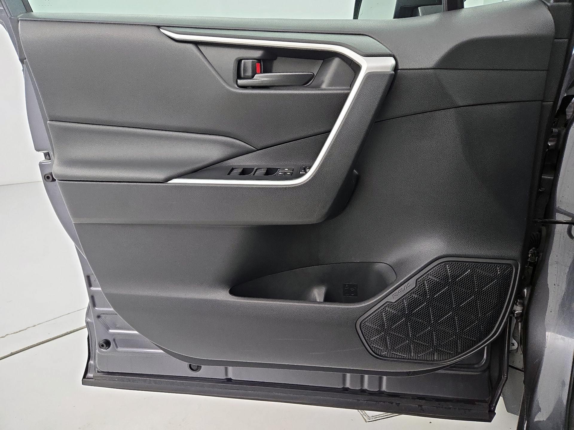 Thumbnail: 2023 Toyota RAV4 - 12