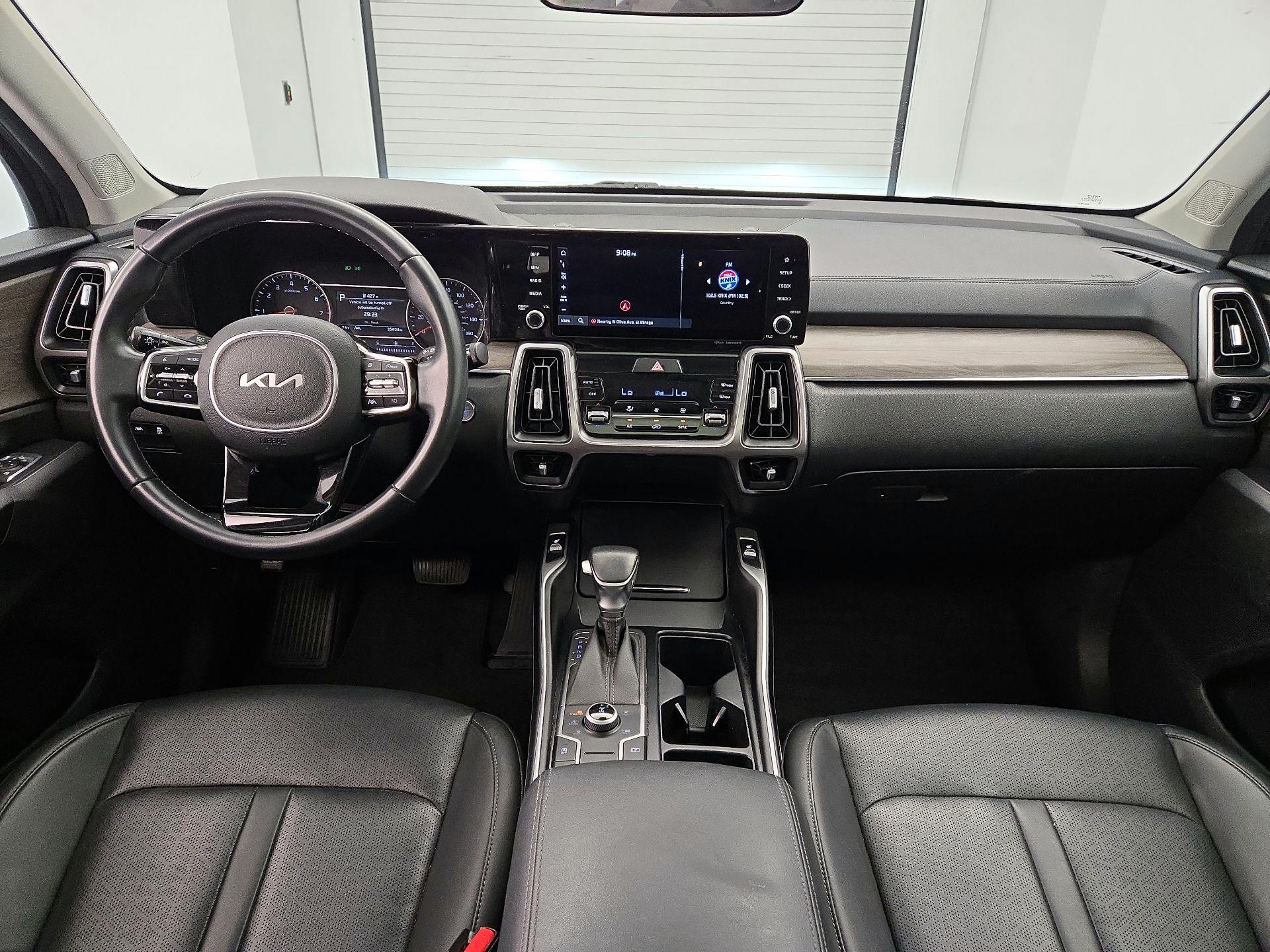 Thumbnail: 2023 Kia Sorento - 9