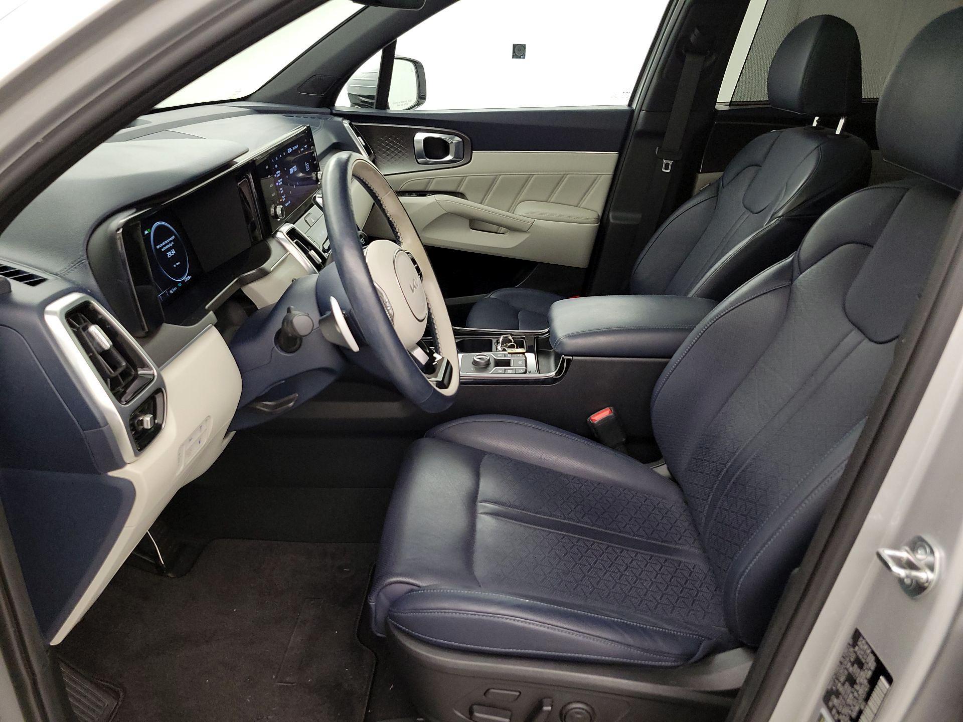 Thumbnail: 2023 Kia Sorento - 11