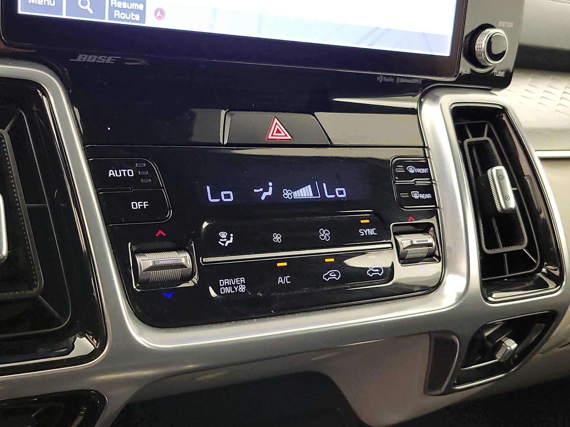 Thumbnail: 2023 Kia Sorento - 17