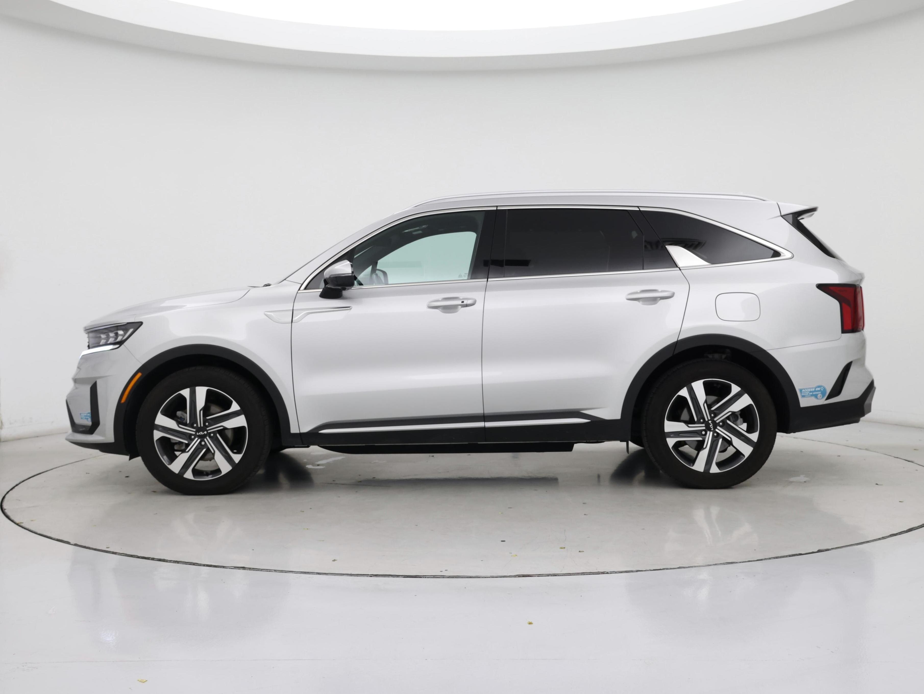 Thumbnail: 2023 Kia Sorento - 3