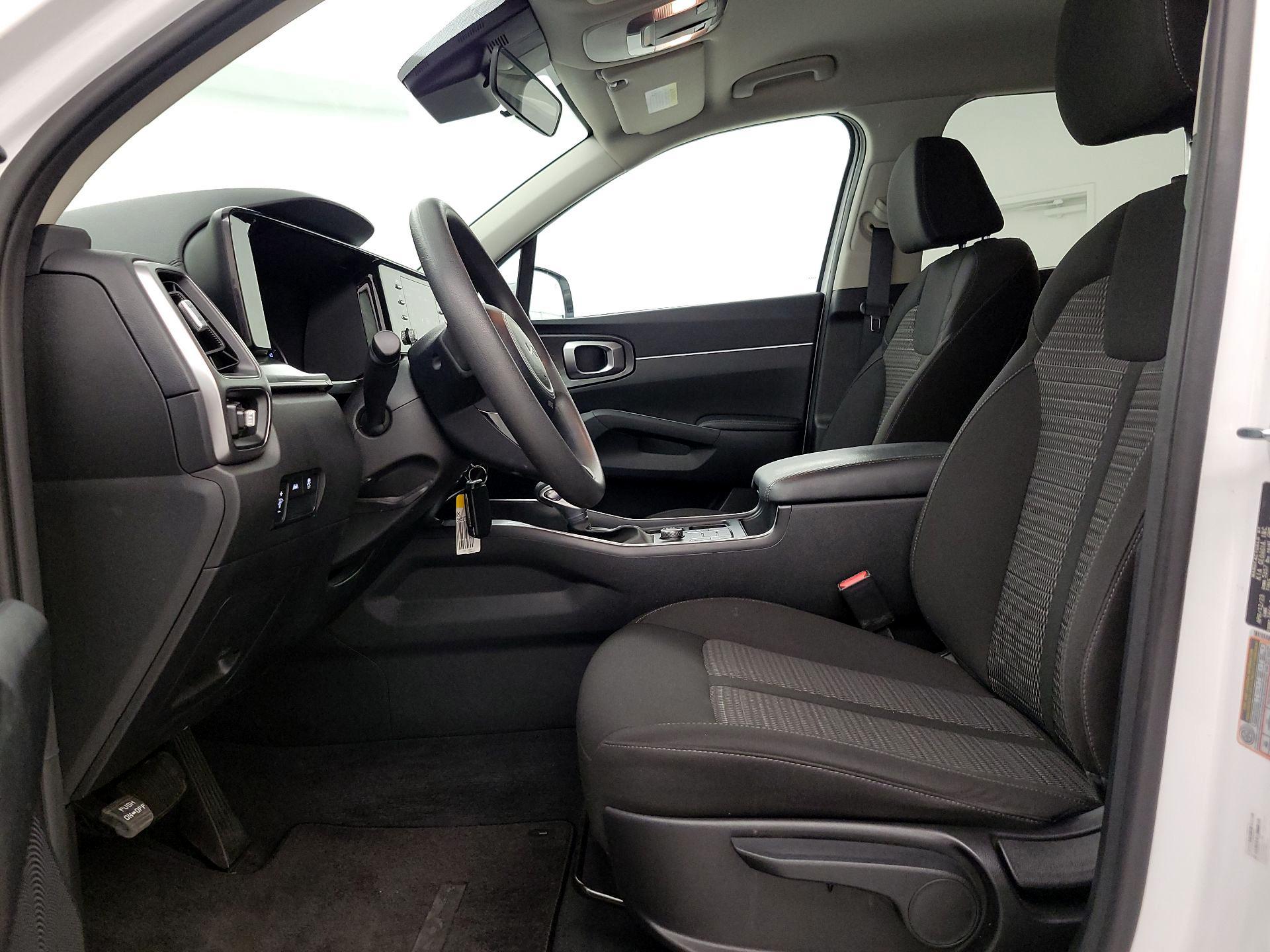 Thumbnail: 2023 Kia Sorento - 11