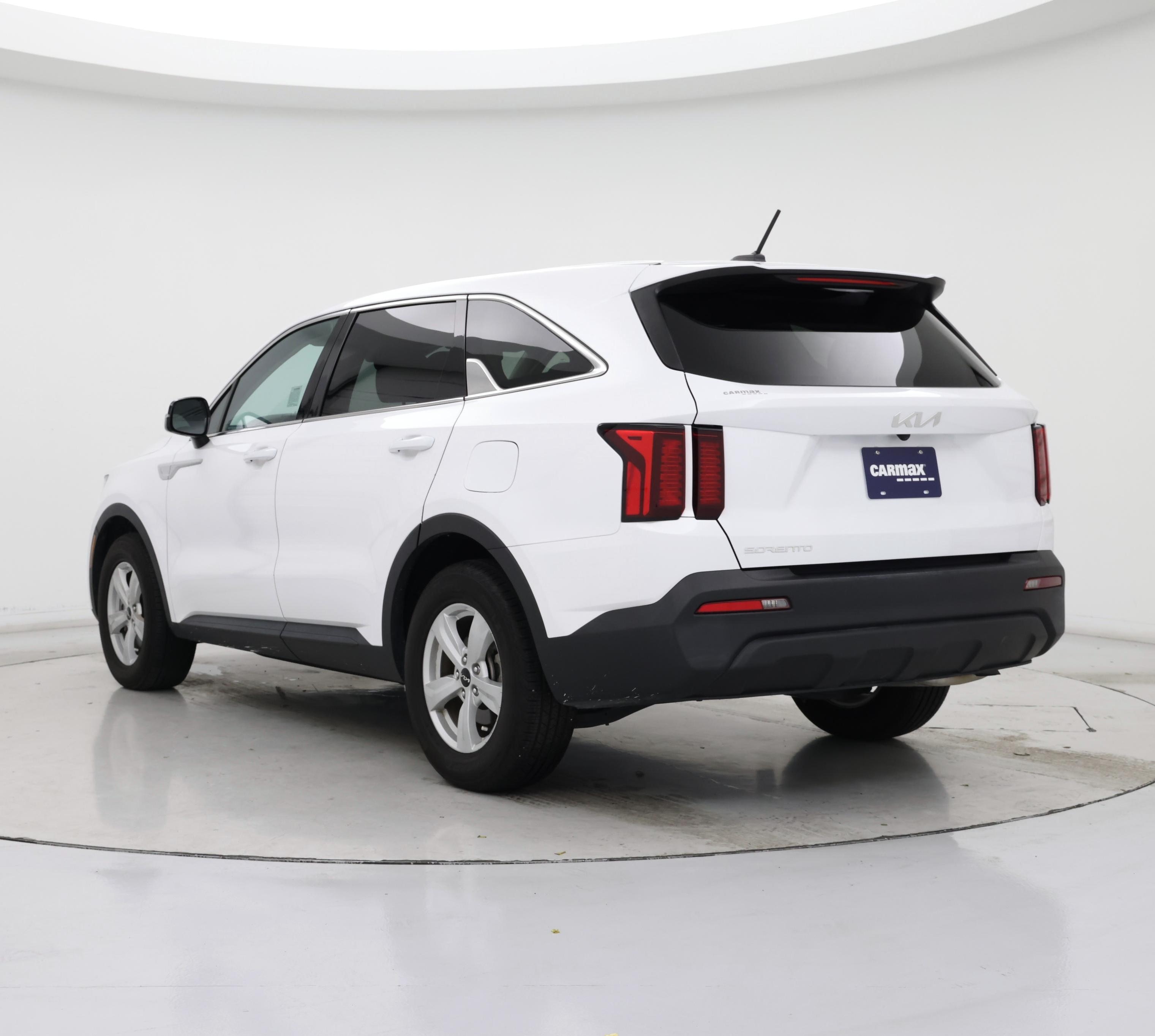 Thumbnail: 2023 Kia Sorento - 2