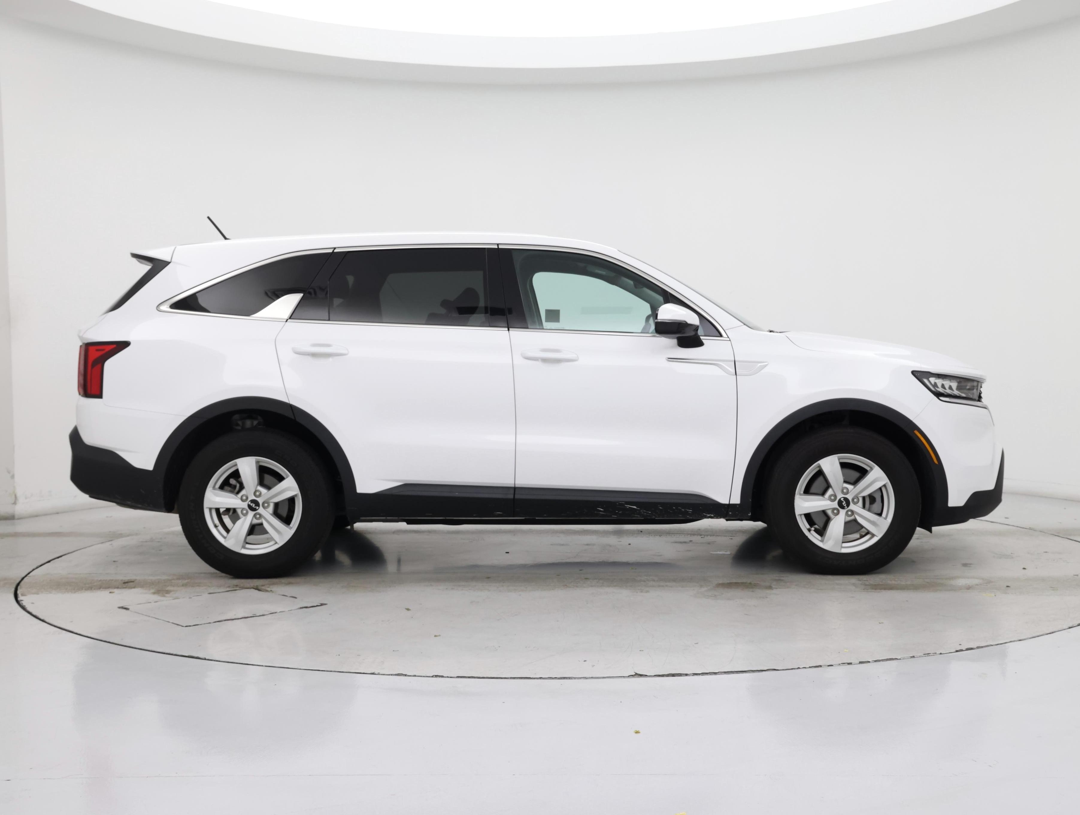 Thumbnail: 2023 Kia Sorento - 7