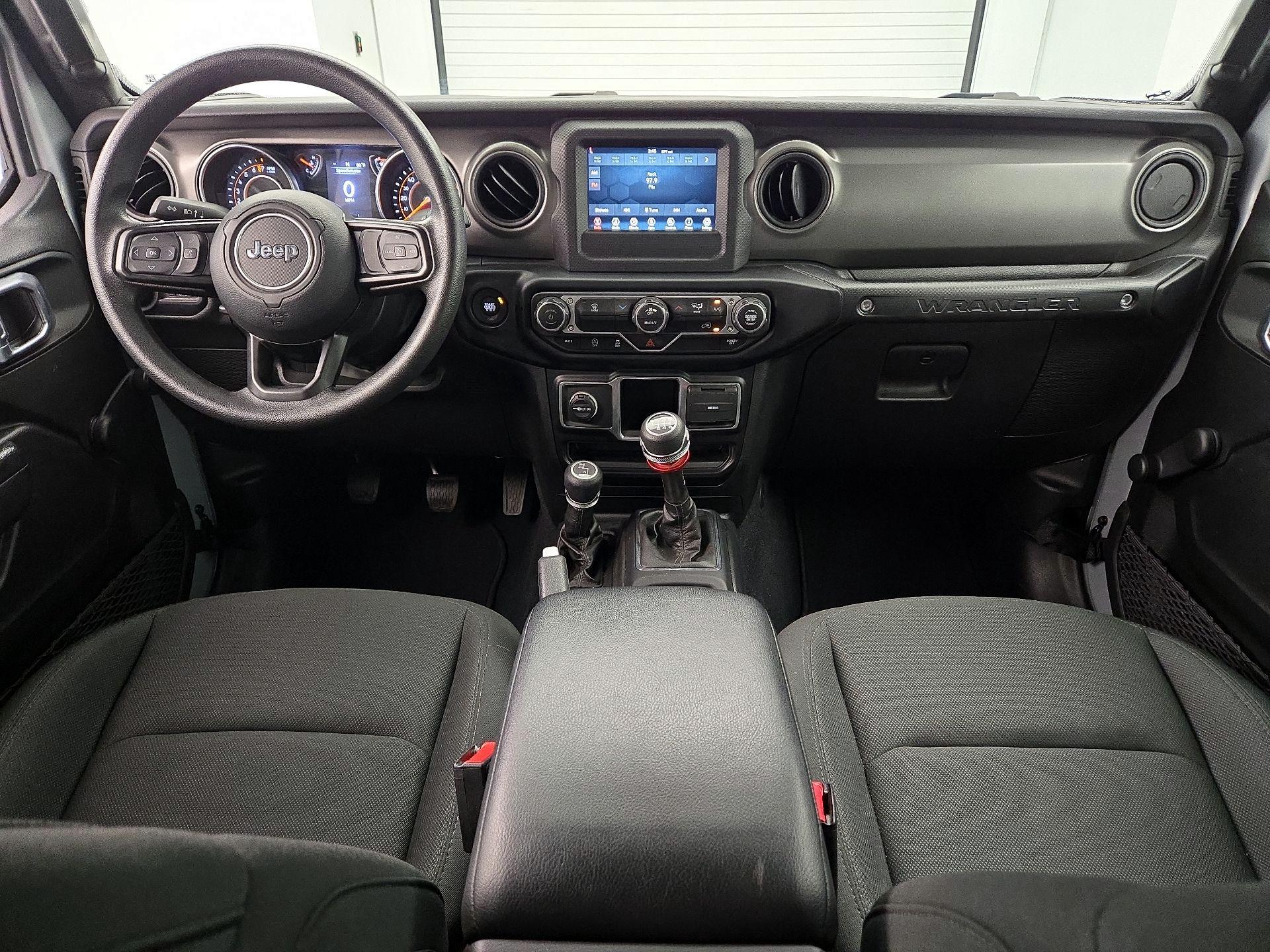 Thumbnail: 2022 Jeep Wrangler - 9