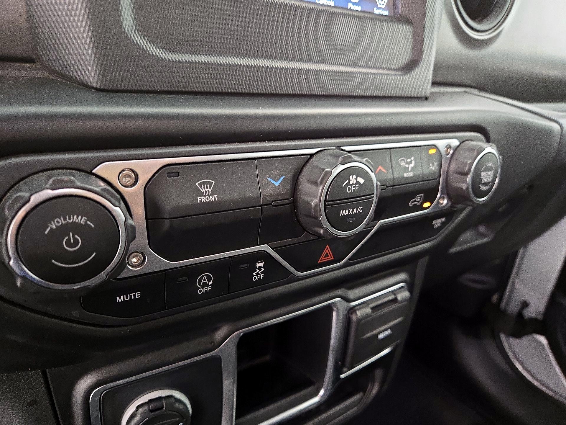 Thumbnail: 2022 Jeep Wrangler - 16