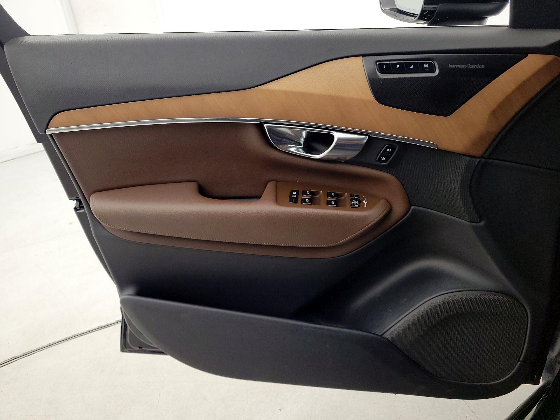 Thumbnail: 2022 Volvo XC90 - 12