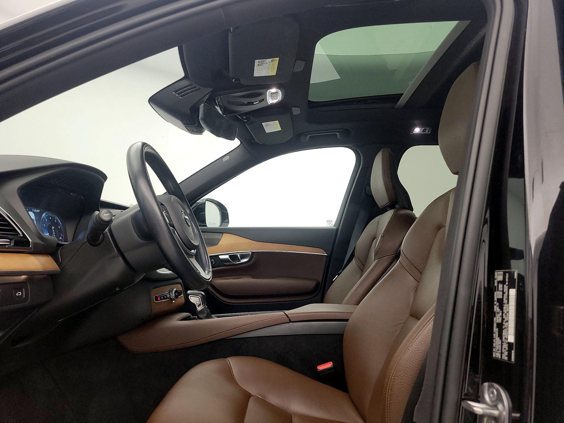 Thumbnail: 2022 Volvo XC90 - 19