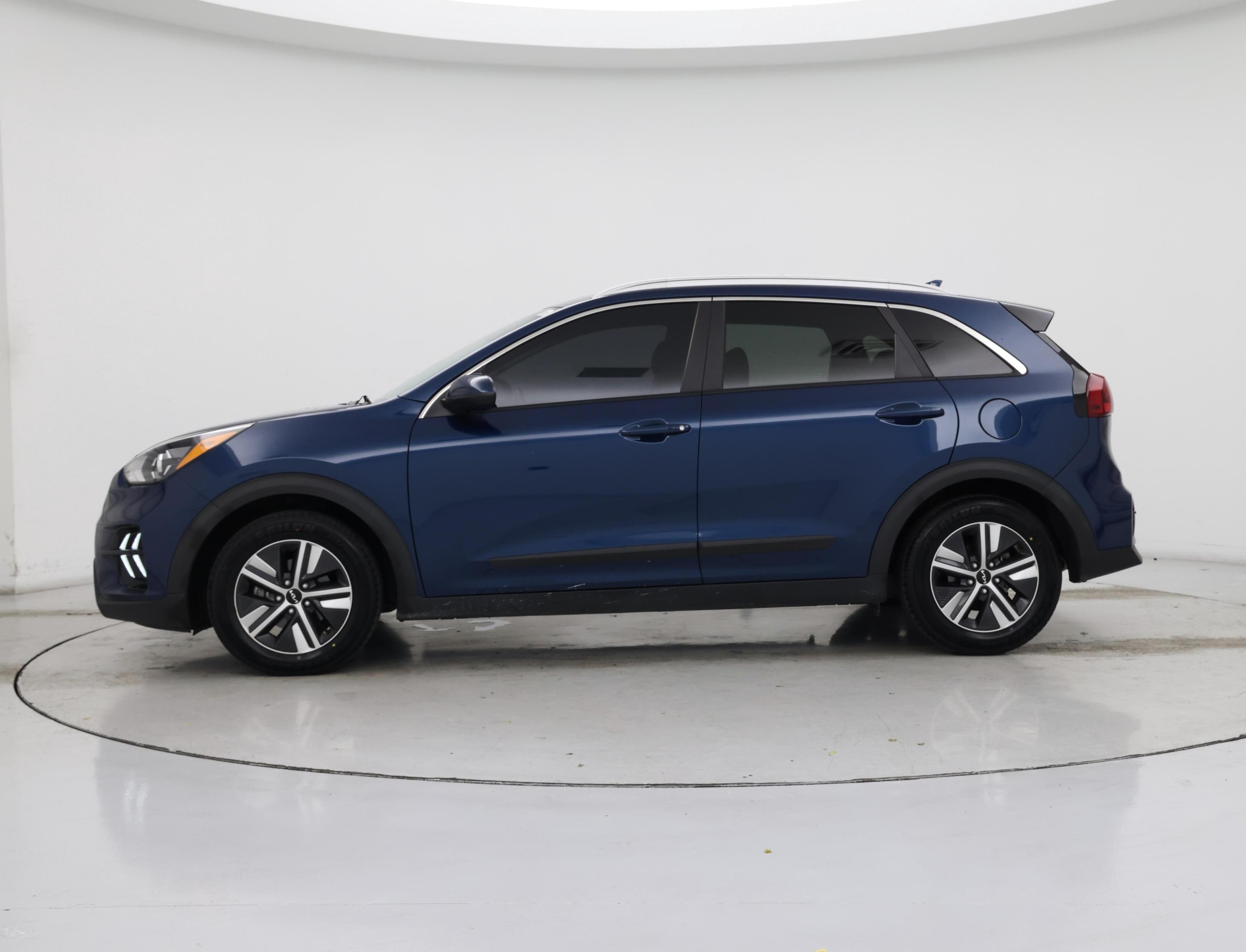 Thumbnail: 2022 Kia Niro - 3