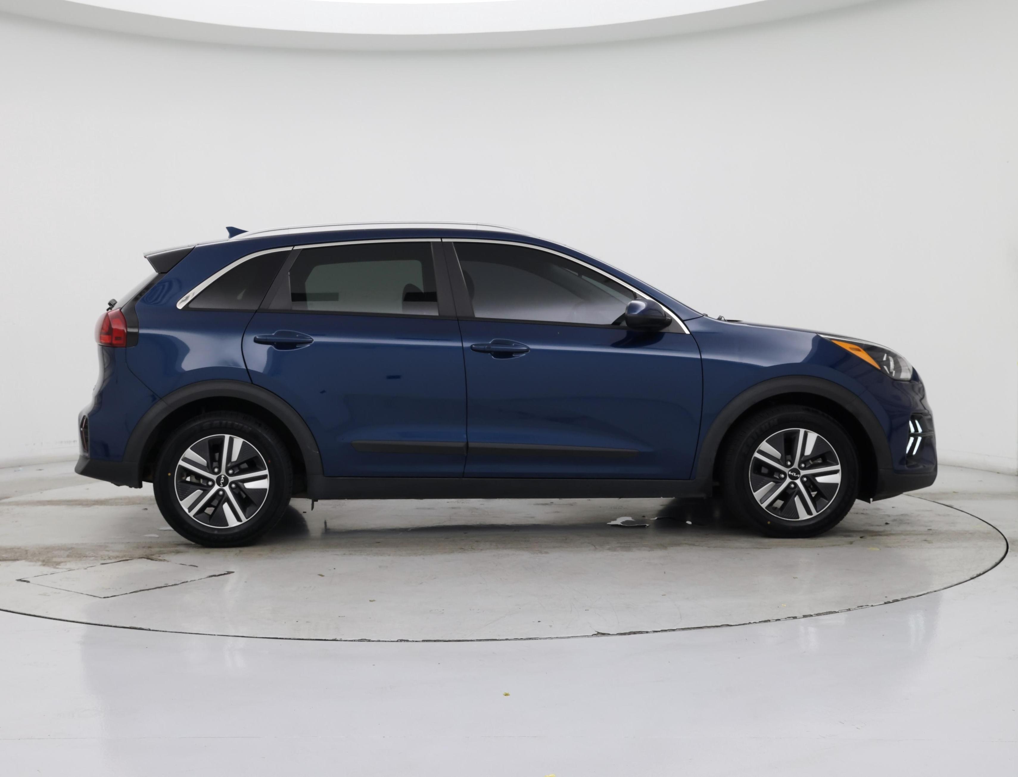 Thumbnail: 2022 Kia Niro - 7
