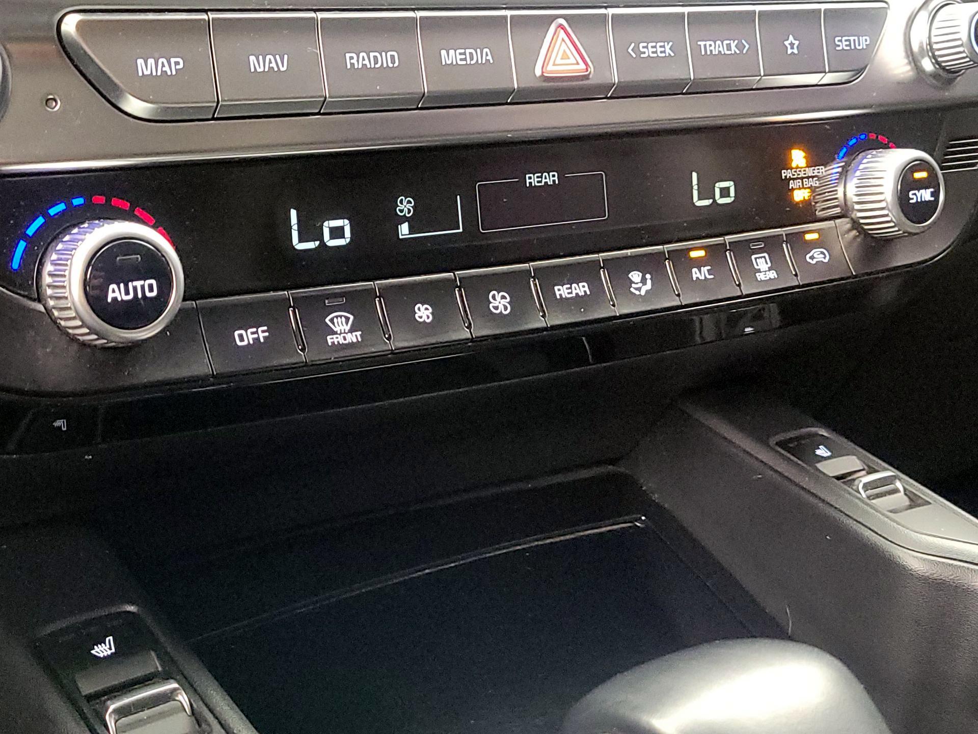 Thumbnail: 2022 Kia Telluride - 17