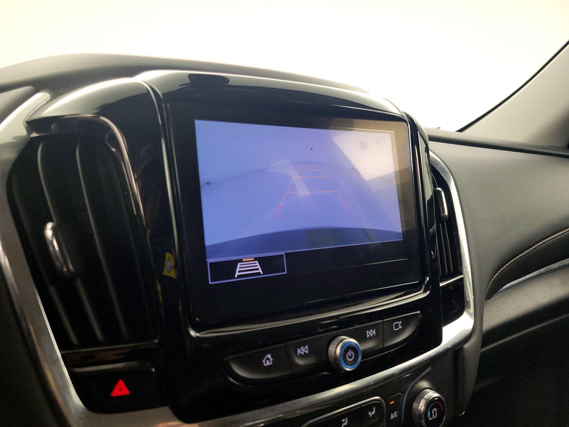 Thumbnail: 2021 Chevrolet Traverse - 14