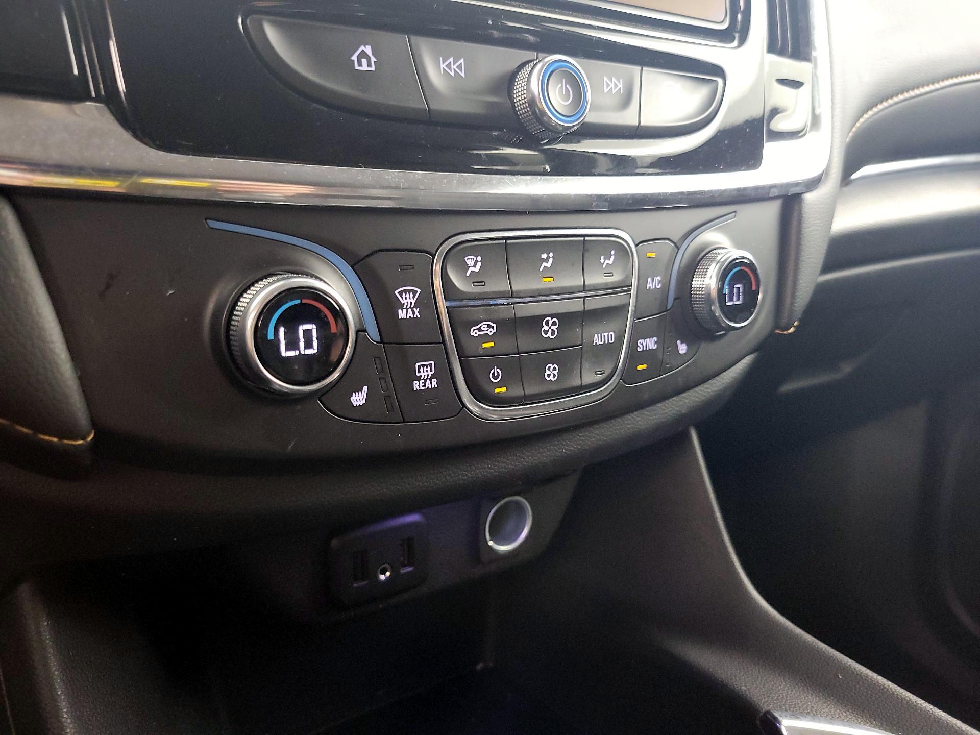 Thumbnail: 2021 Chevrolet Traverse - 16