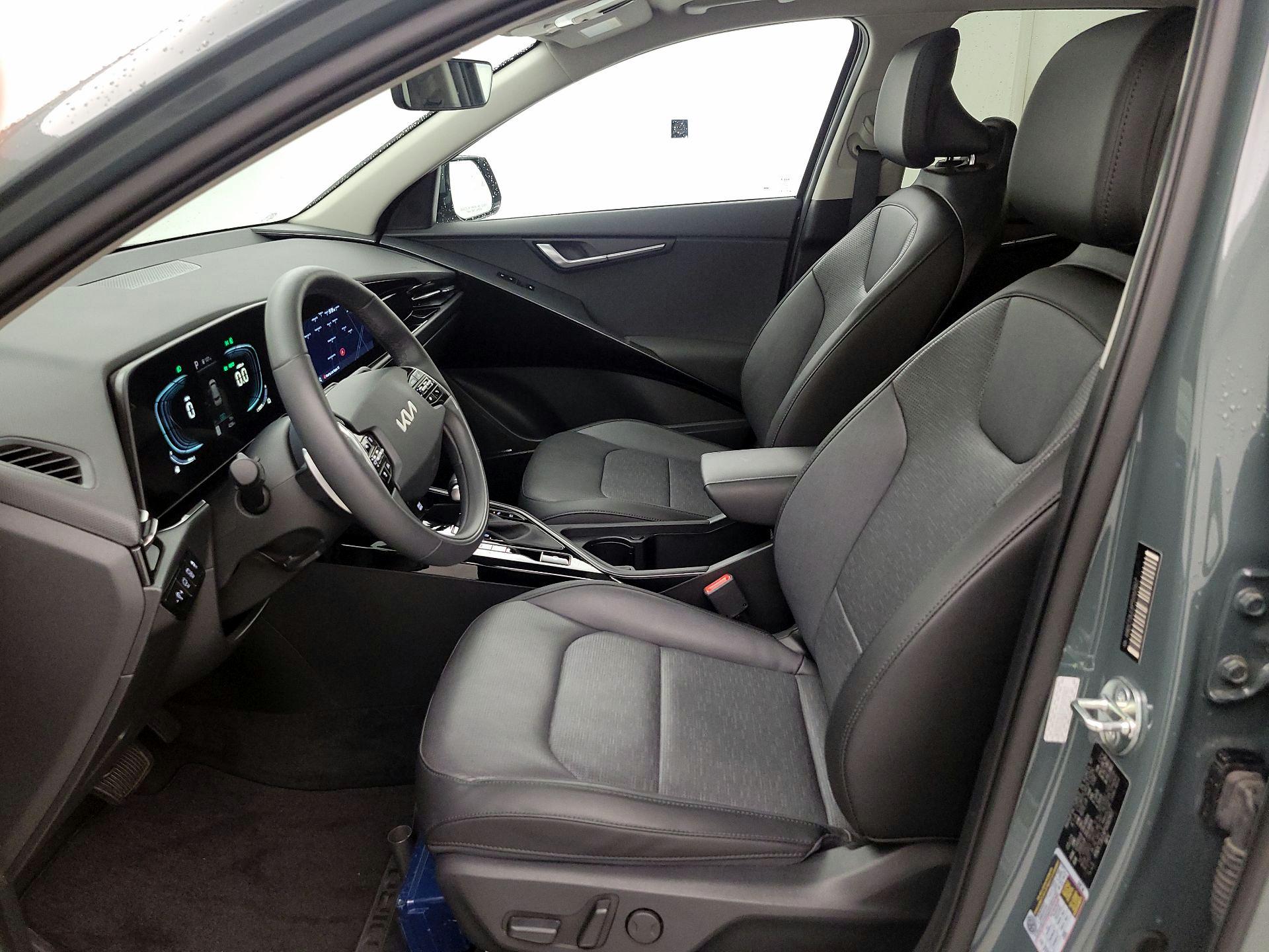 Thumbnail: 2023 Kia Niro - 11