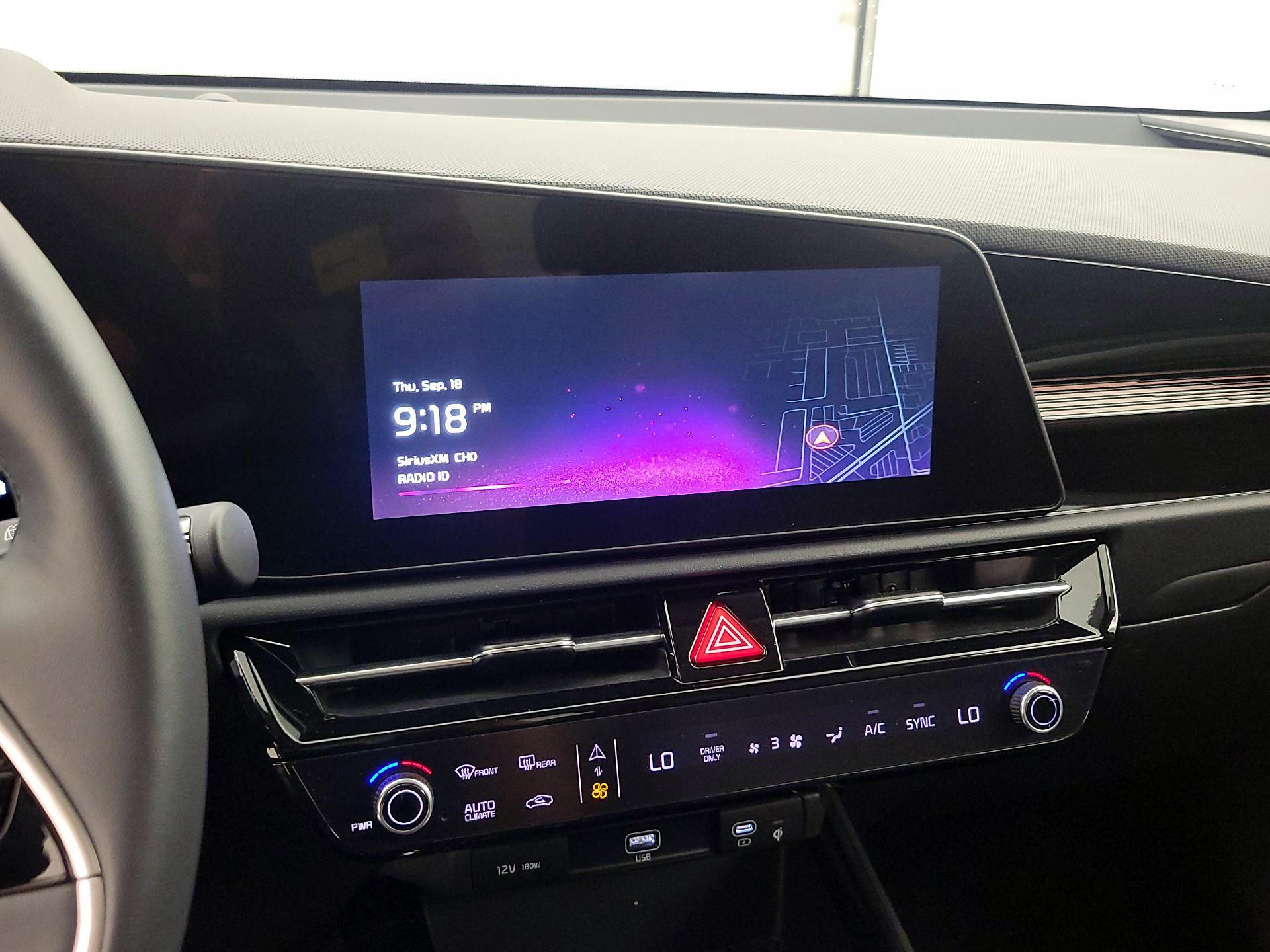 Thumbnail: 2023 Kia Niro - 16