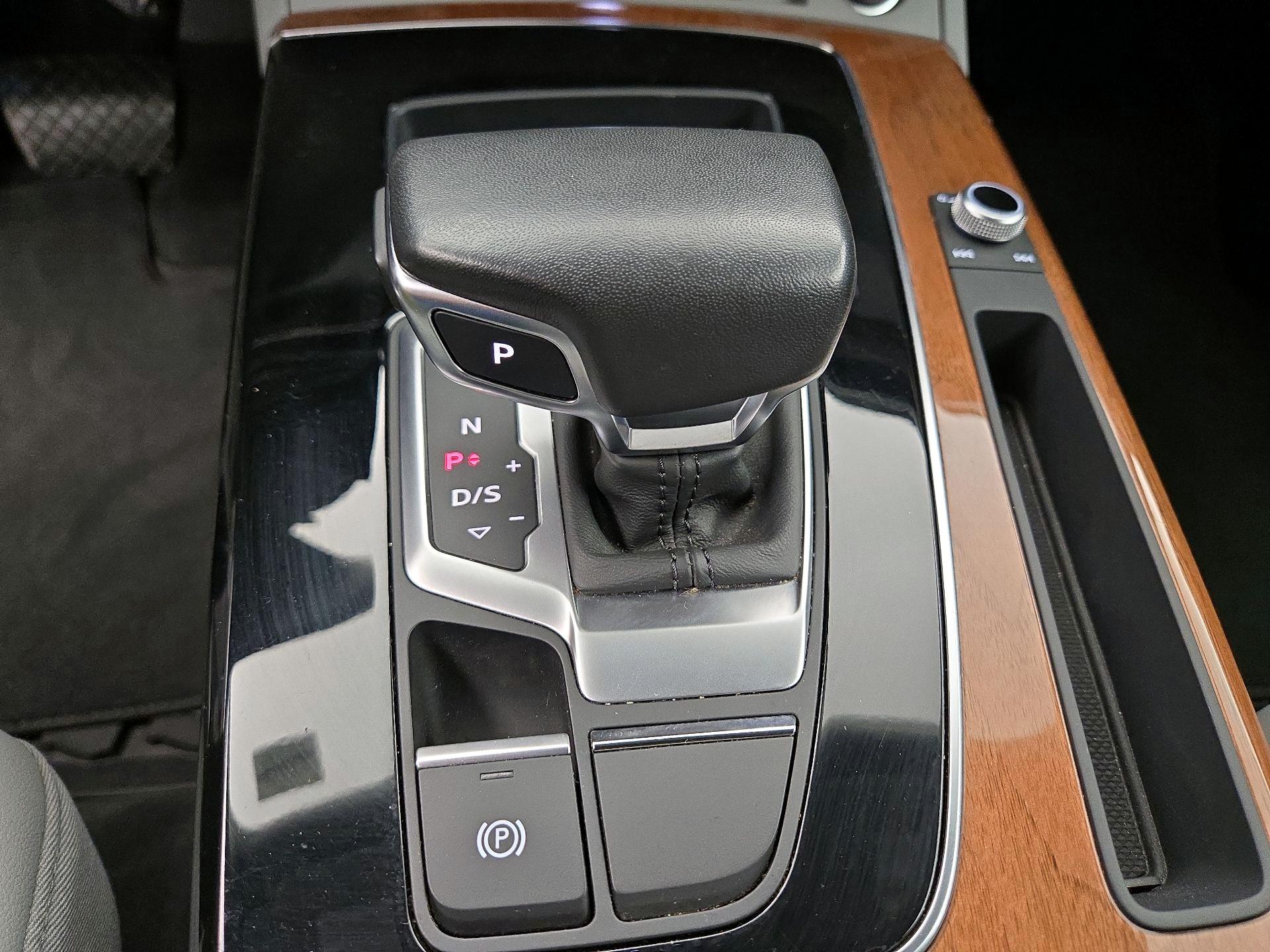 Thumbnail: 2022 Audi Q5 - 17