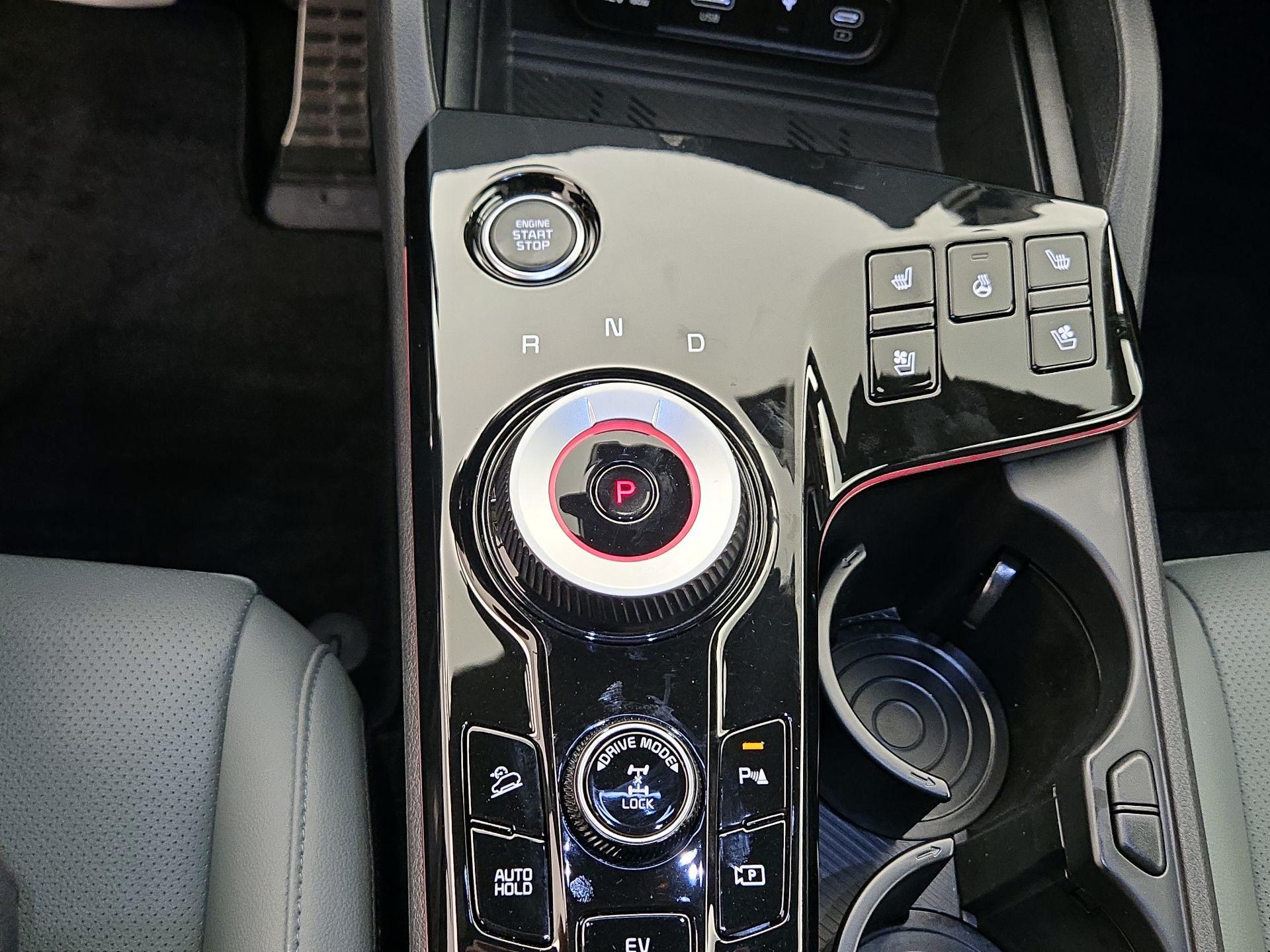 Thumbnail: 2023 Kia Sportage - 18
