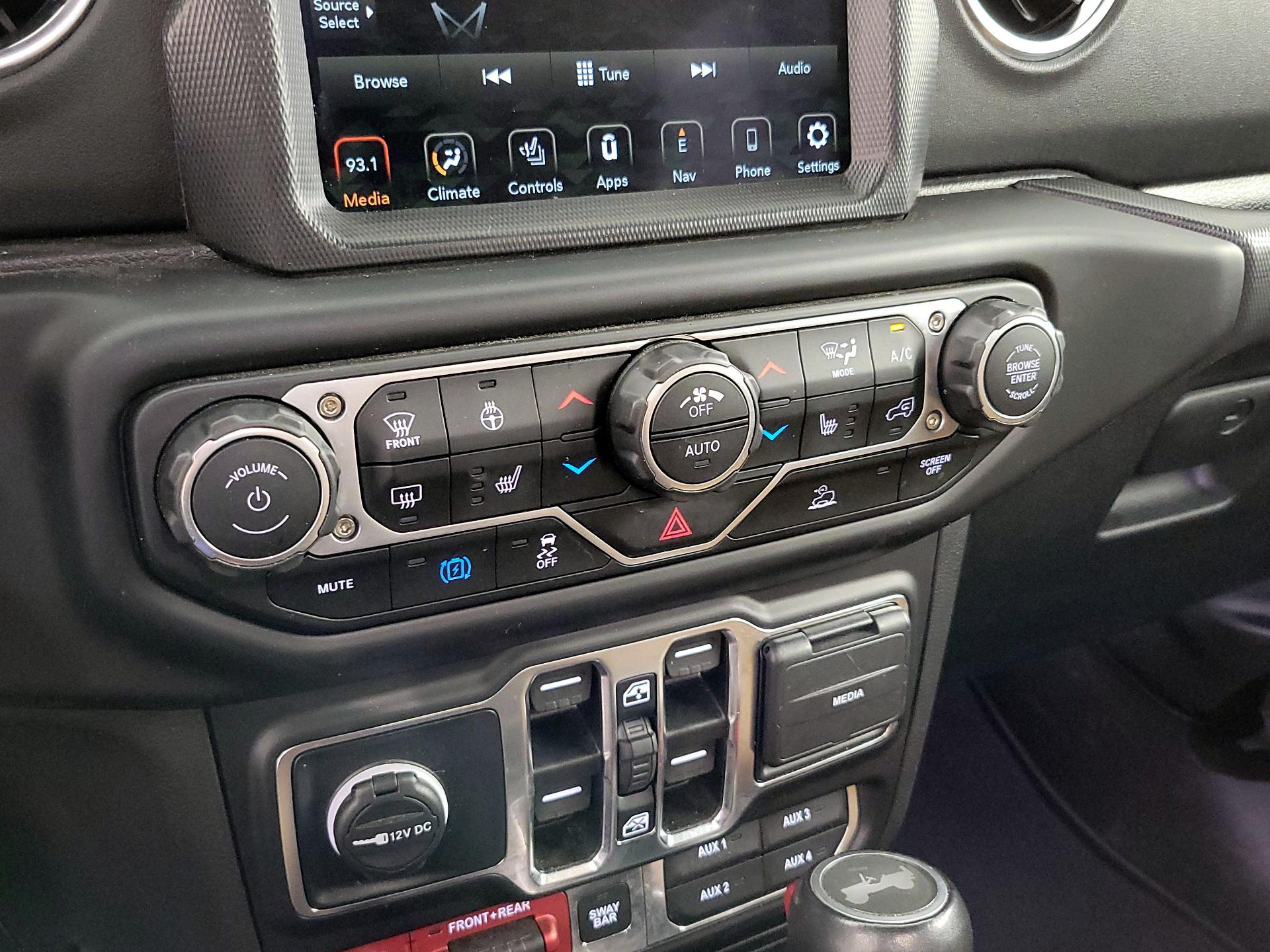 Thumbnail: 2023 Jeep Wrangler - 17
