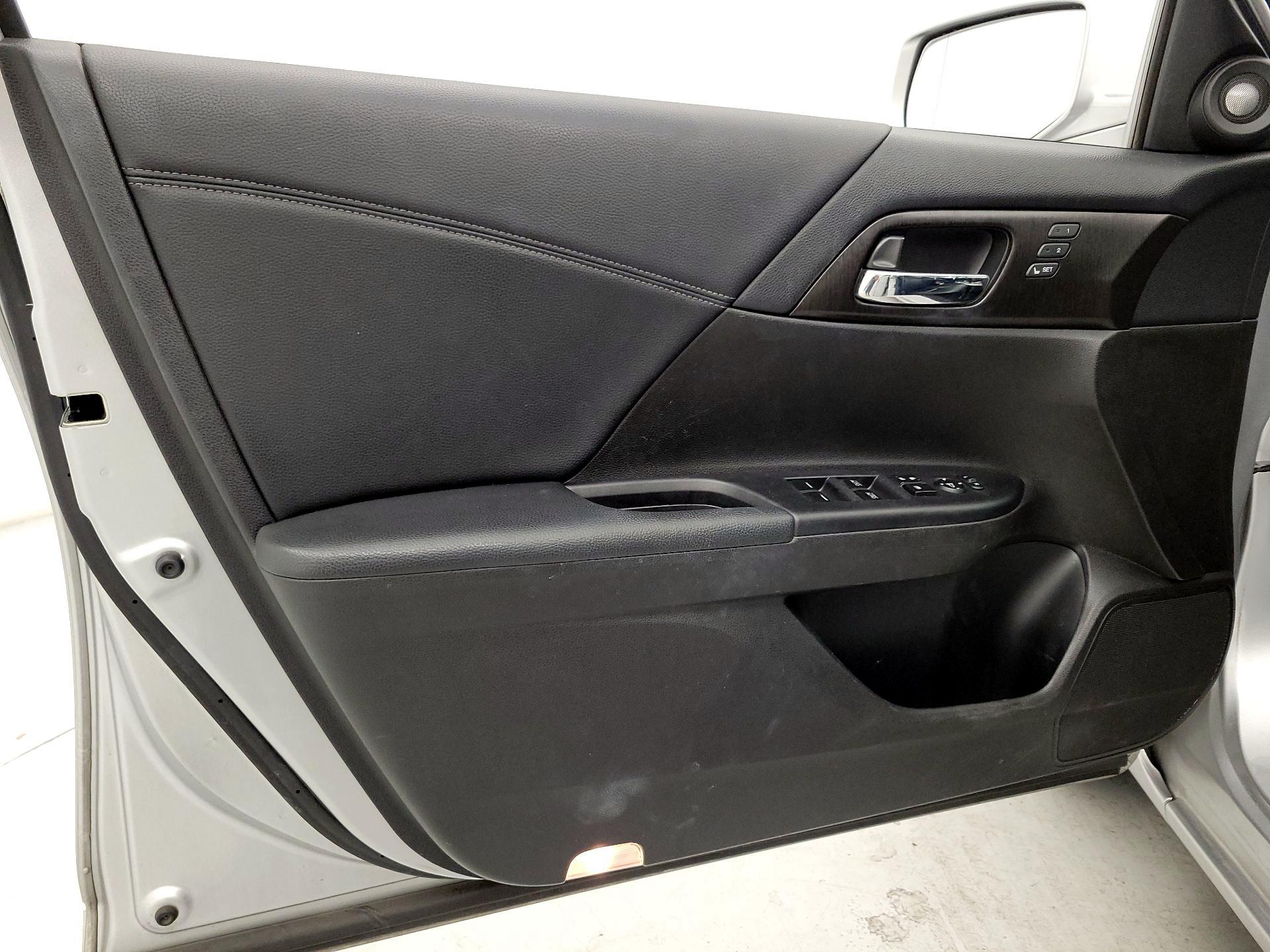 Thumbnail: 2015 Honda Accord - 12