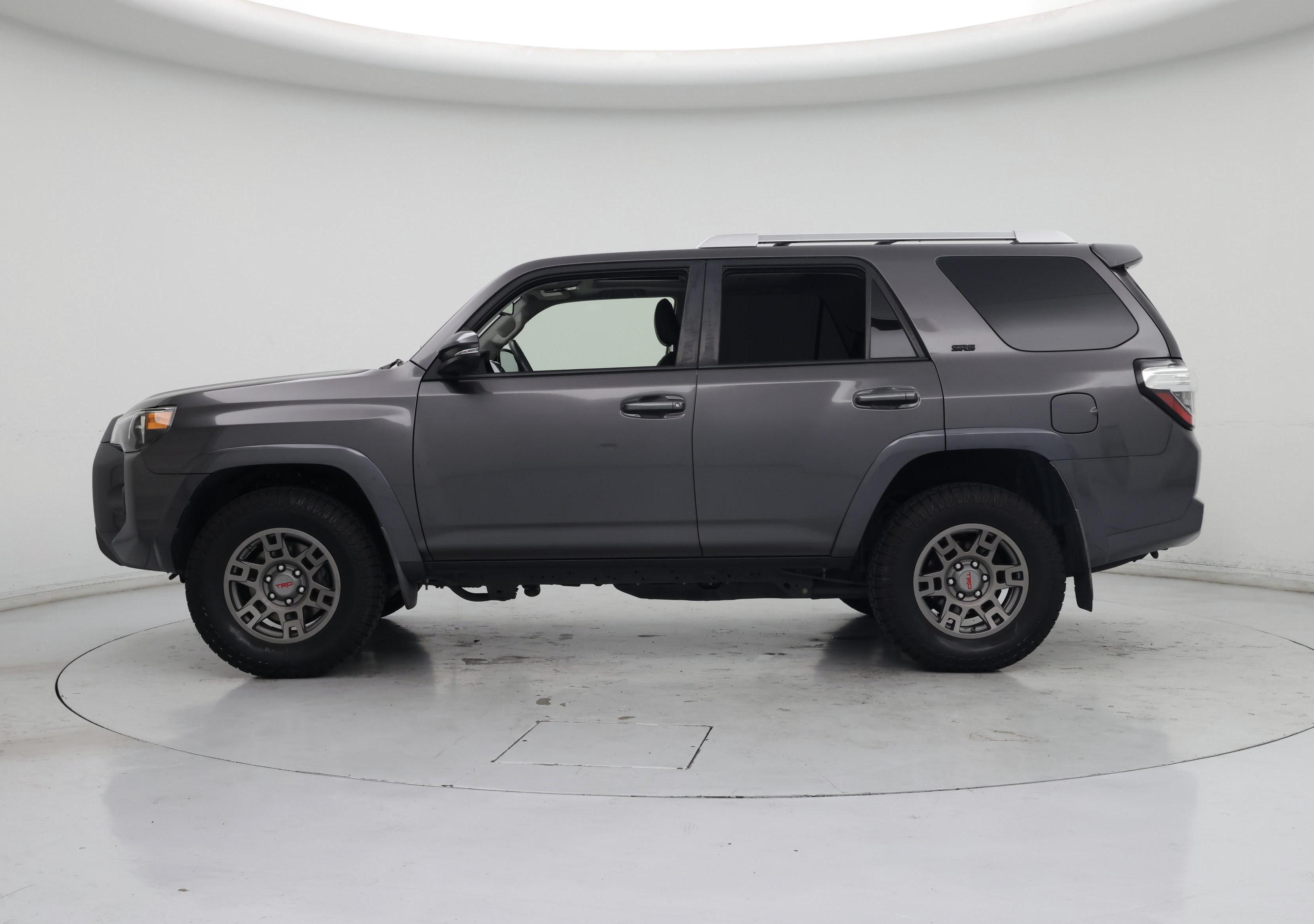Thumbnail: 2018 Toyota 4Runner - 3