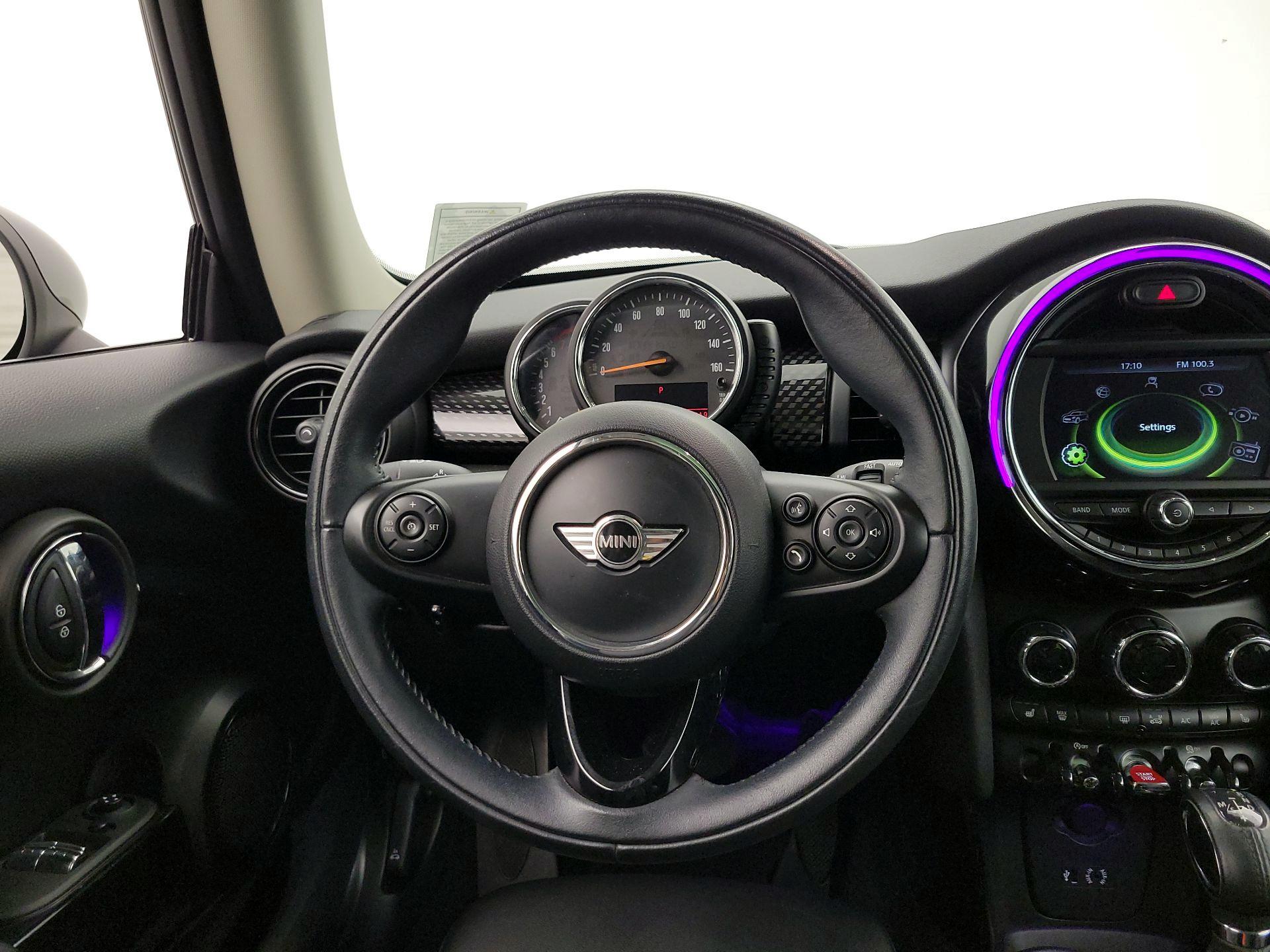 Thumbnail: 2017 MINI Cooper Hardtop - 10