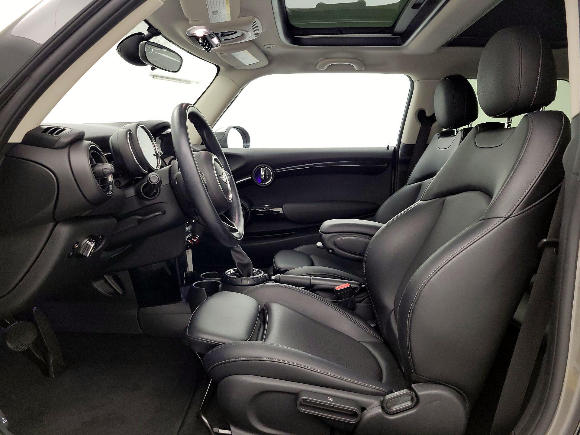 Thumbnail: 2017 MINI Cooper Hardtop - 11